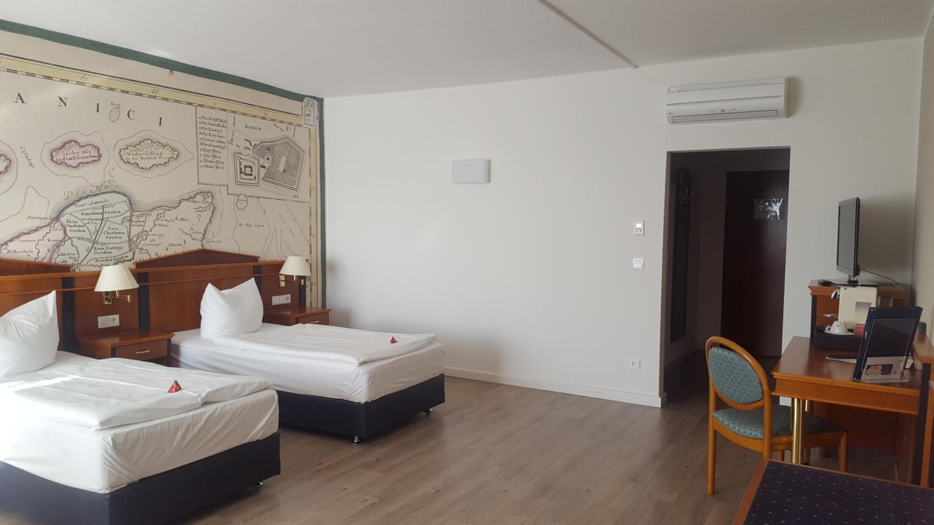 Comfort Double Room with Balcony - Photo 1