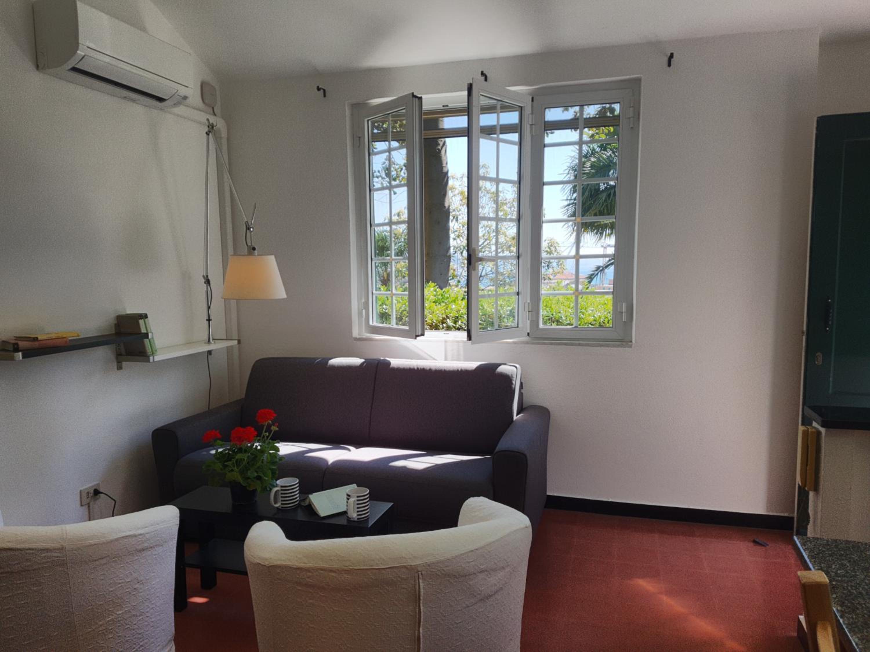 One-Bedroom House photo 1