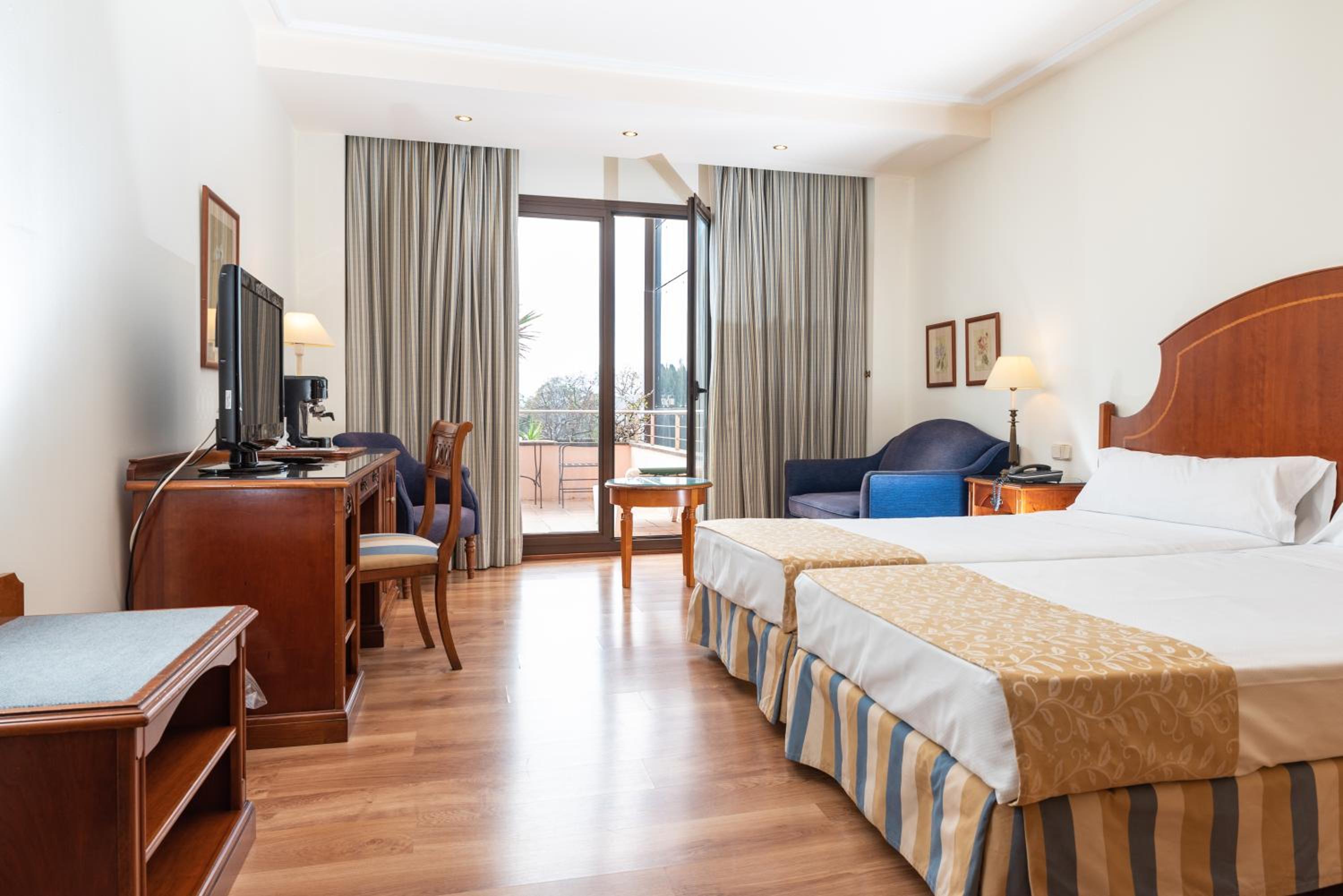 Habitación Doble Deluxe con Balcón
