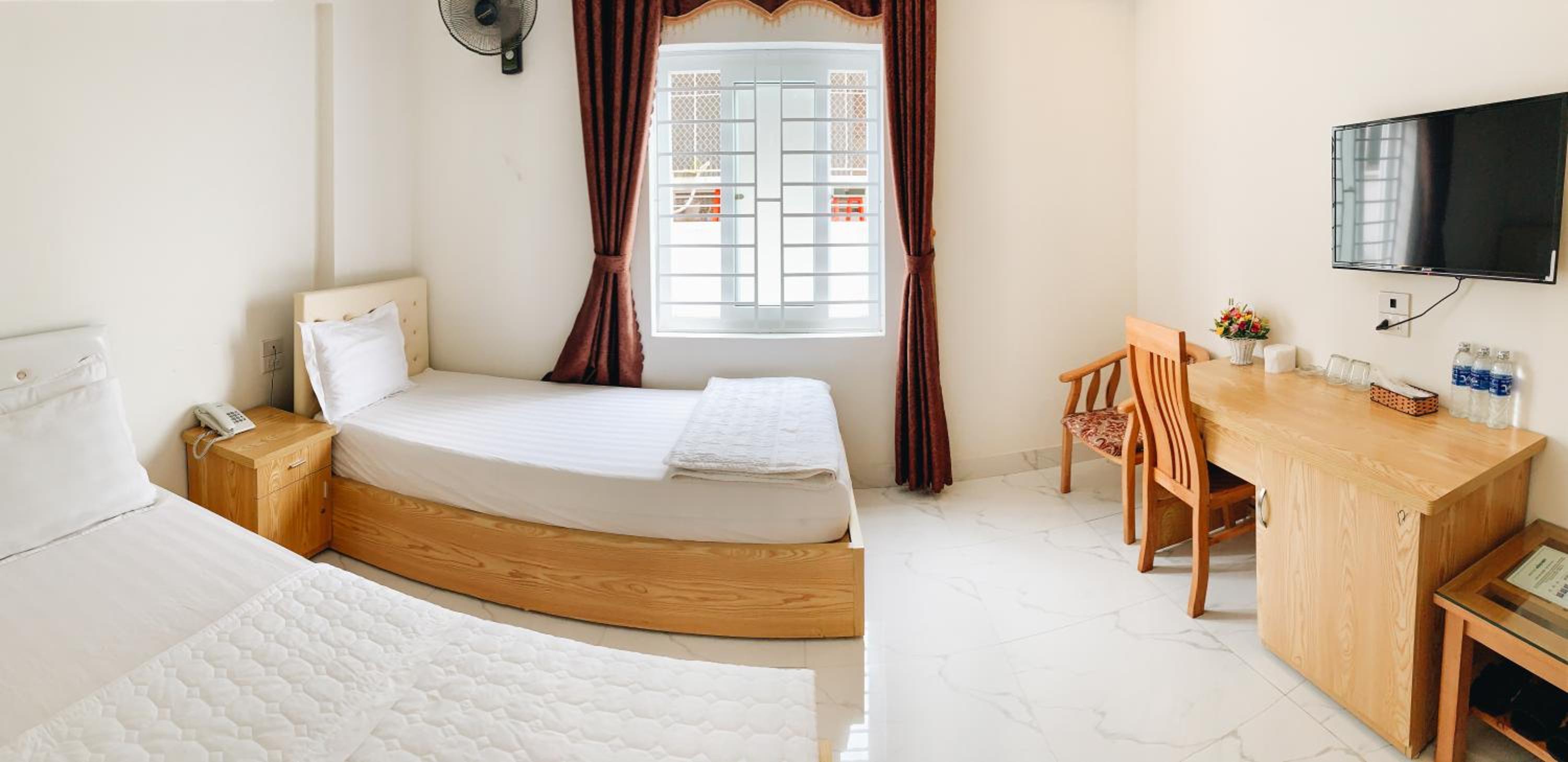 Small Twin Room photo 1