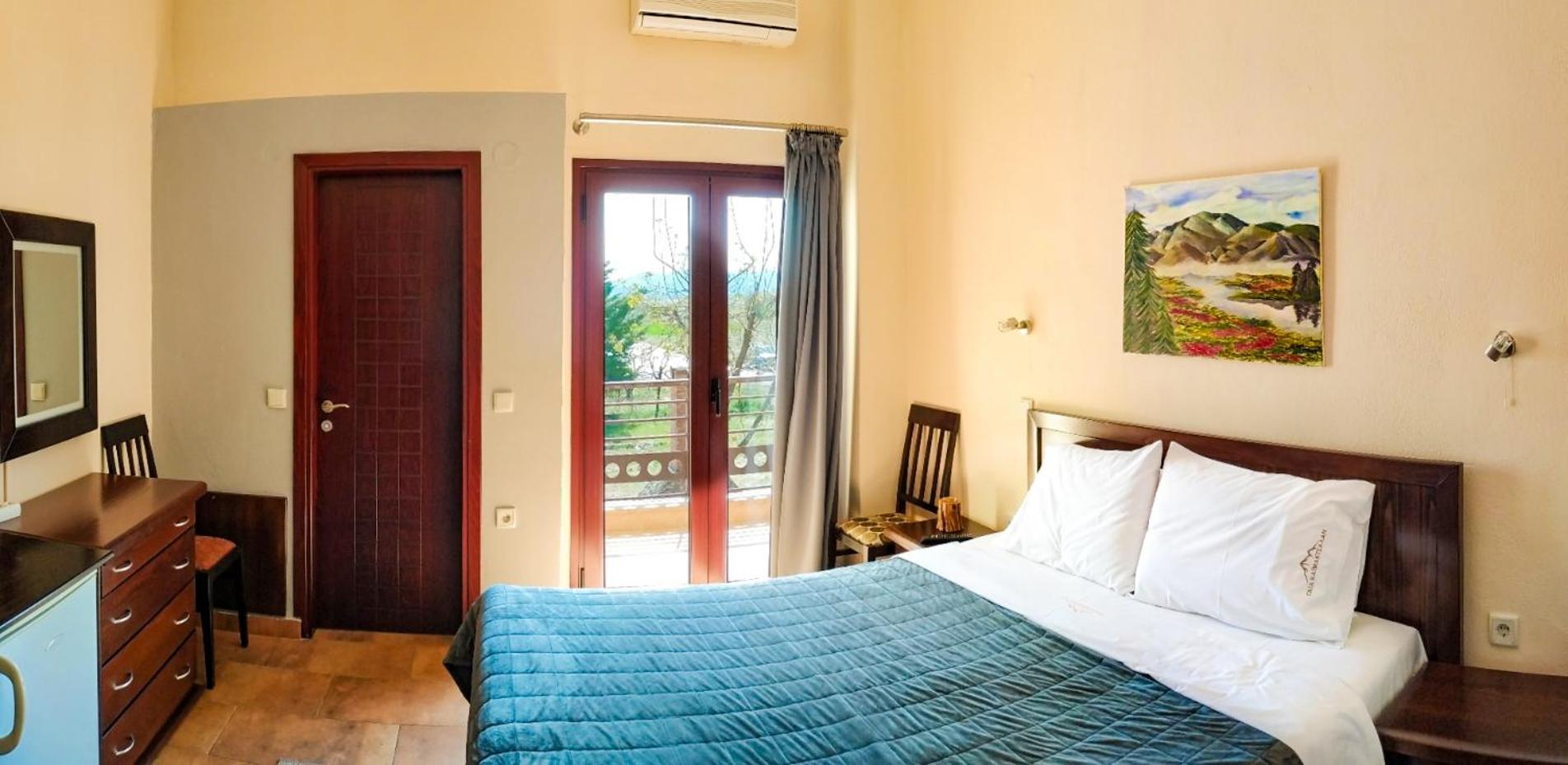 Double Room - Photo 18