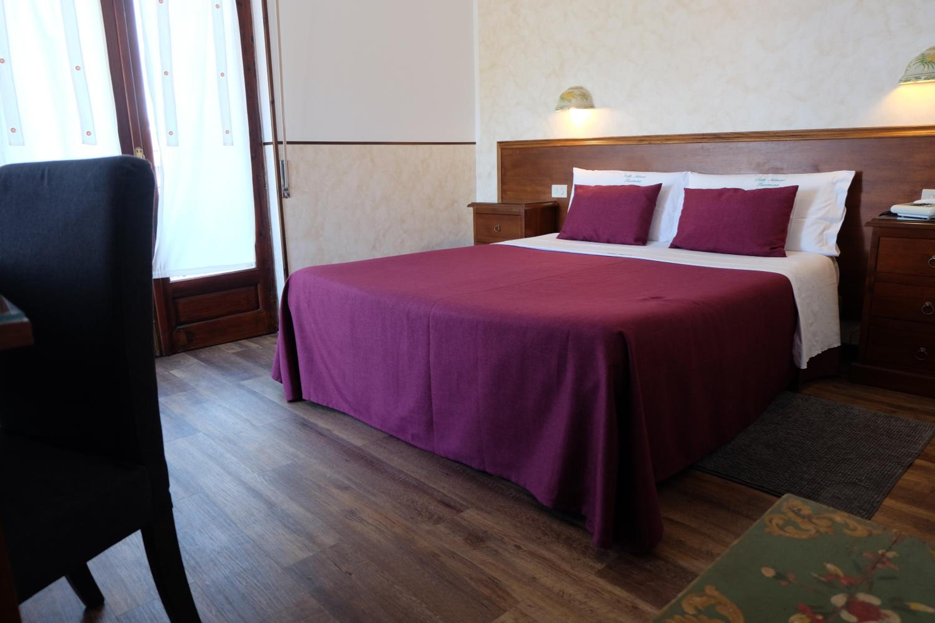 Standard Double or Twin Room with Sea View photo 2