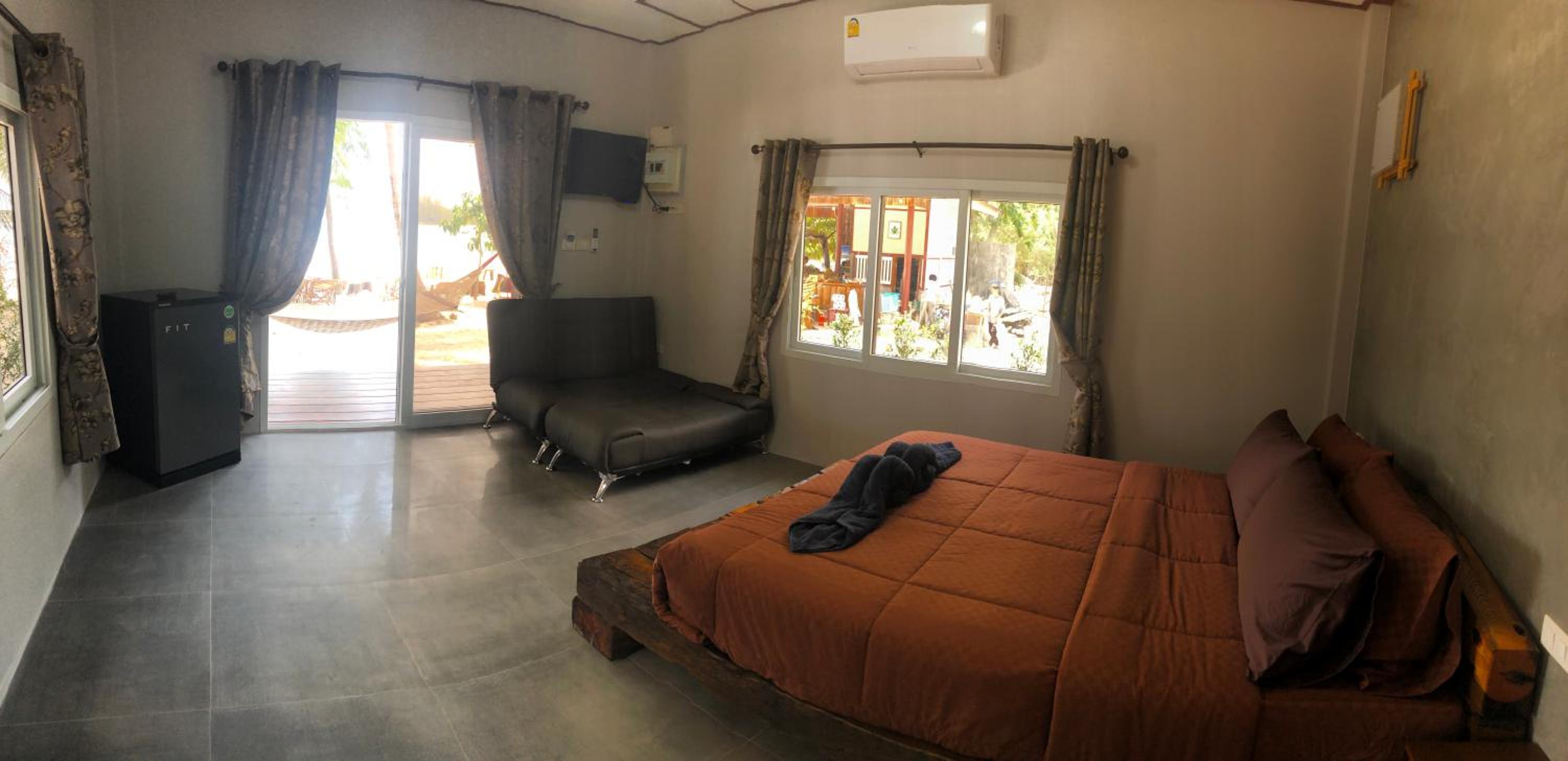 Bungalow - Beach Front - Photo 15
