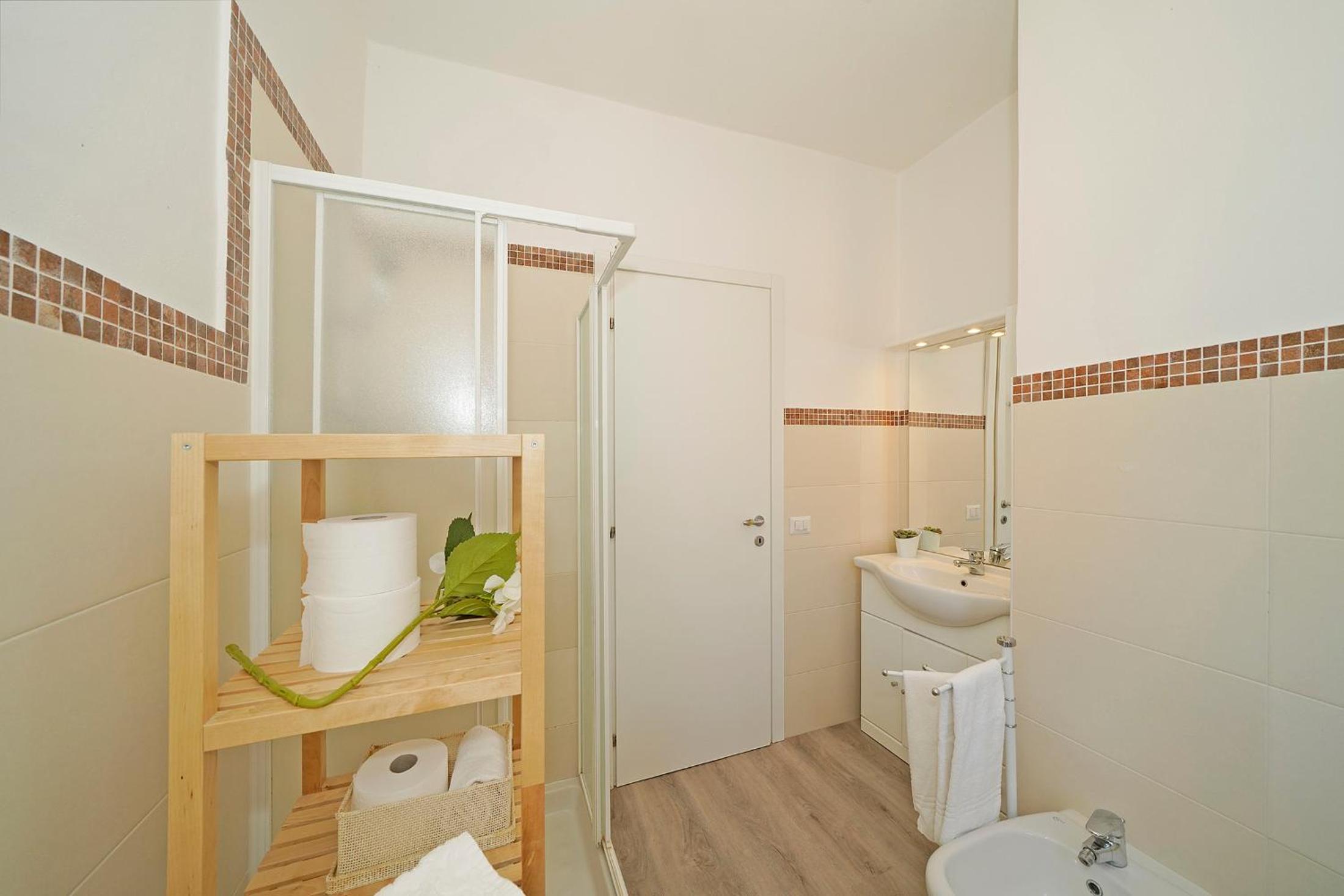 Large Two-Bedroom Apartment photo 3