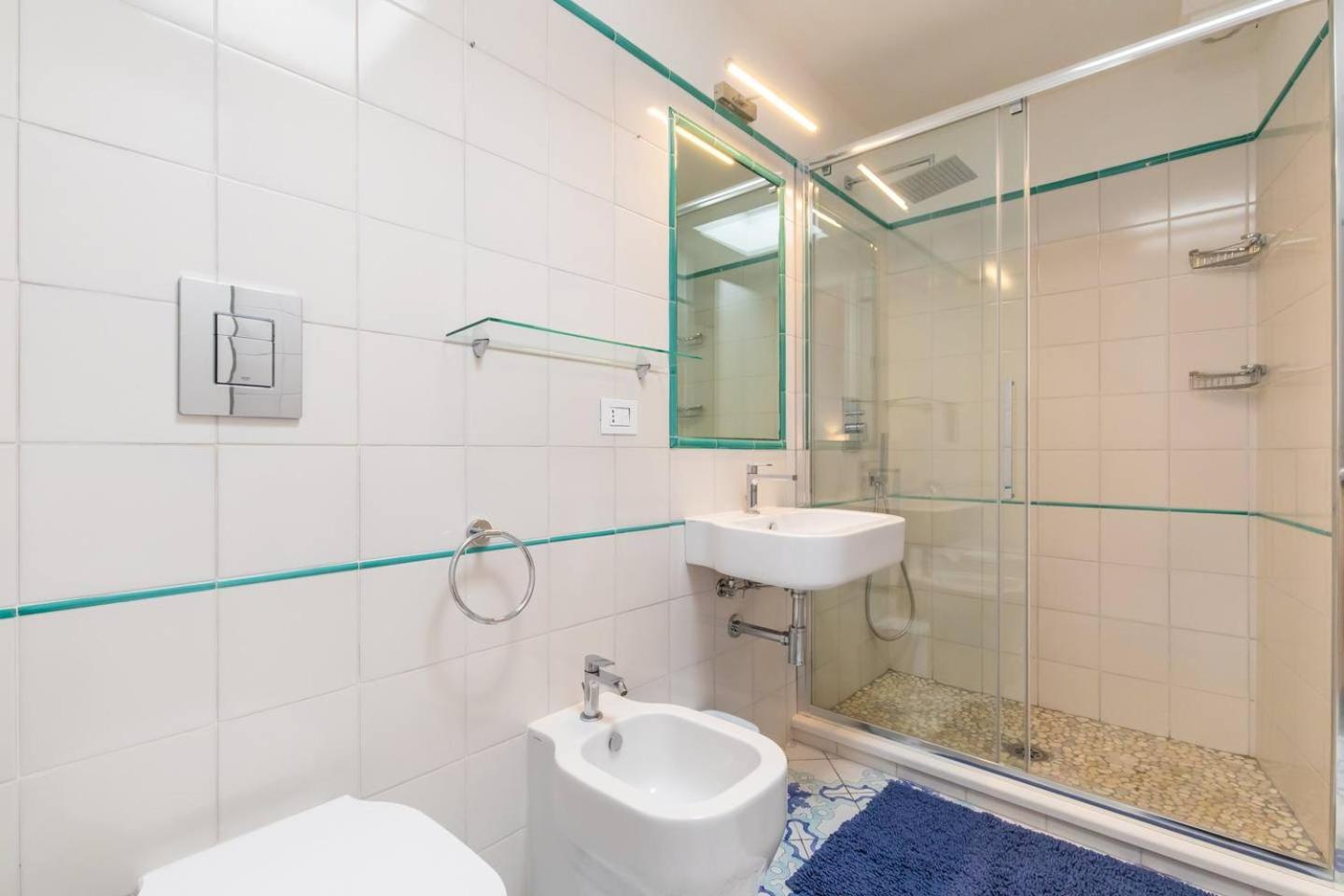 Two-Bedroom Villa with Sea View - Photo 22
