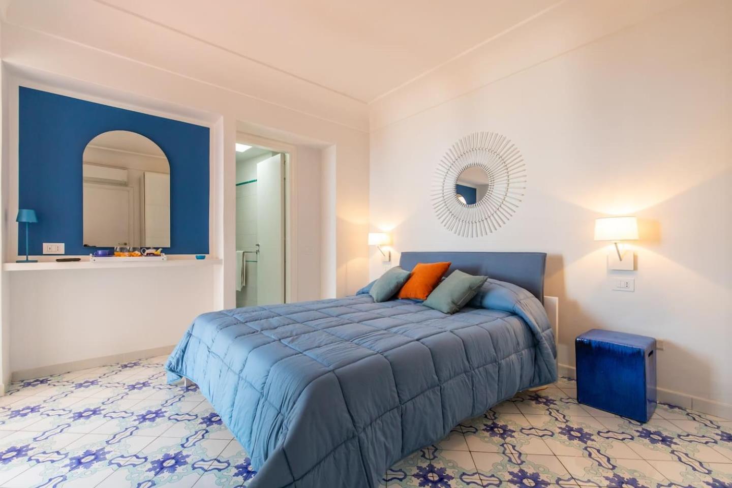Two-Bedroom Villa with Sea View - Photo 23