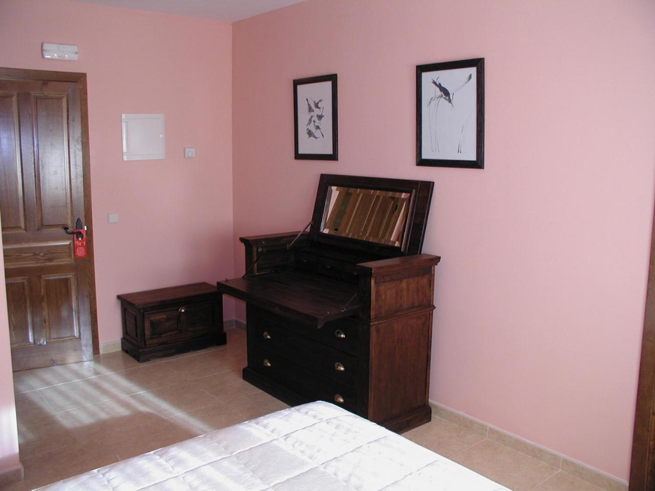 Five-Bedroom House photo 3