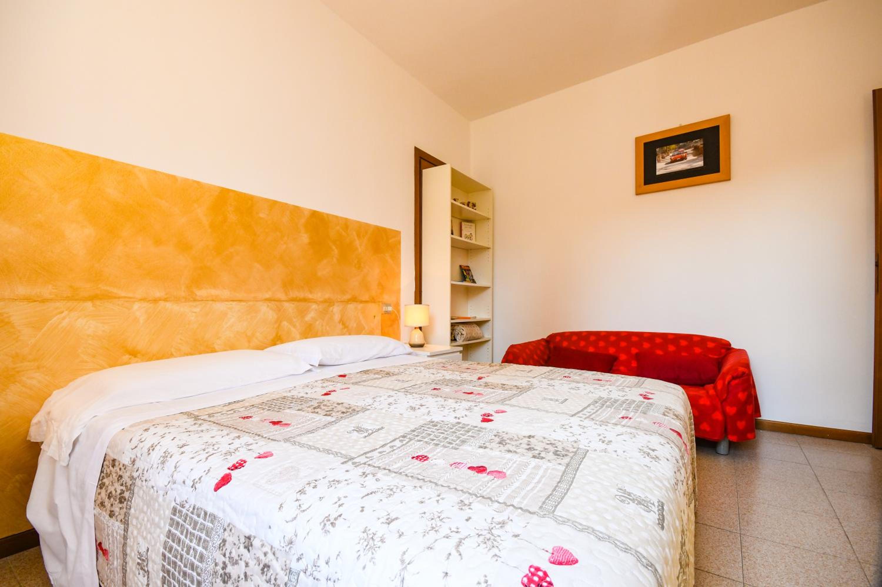 One-Bedroom Apartment - Photo 10