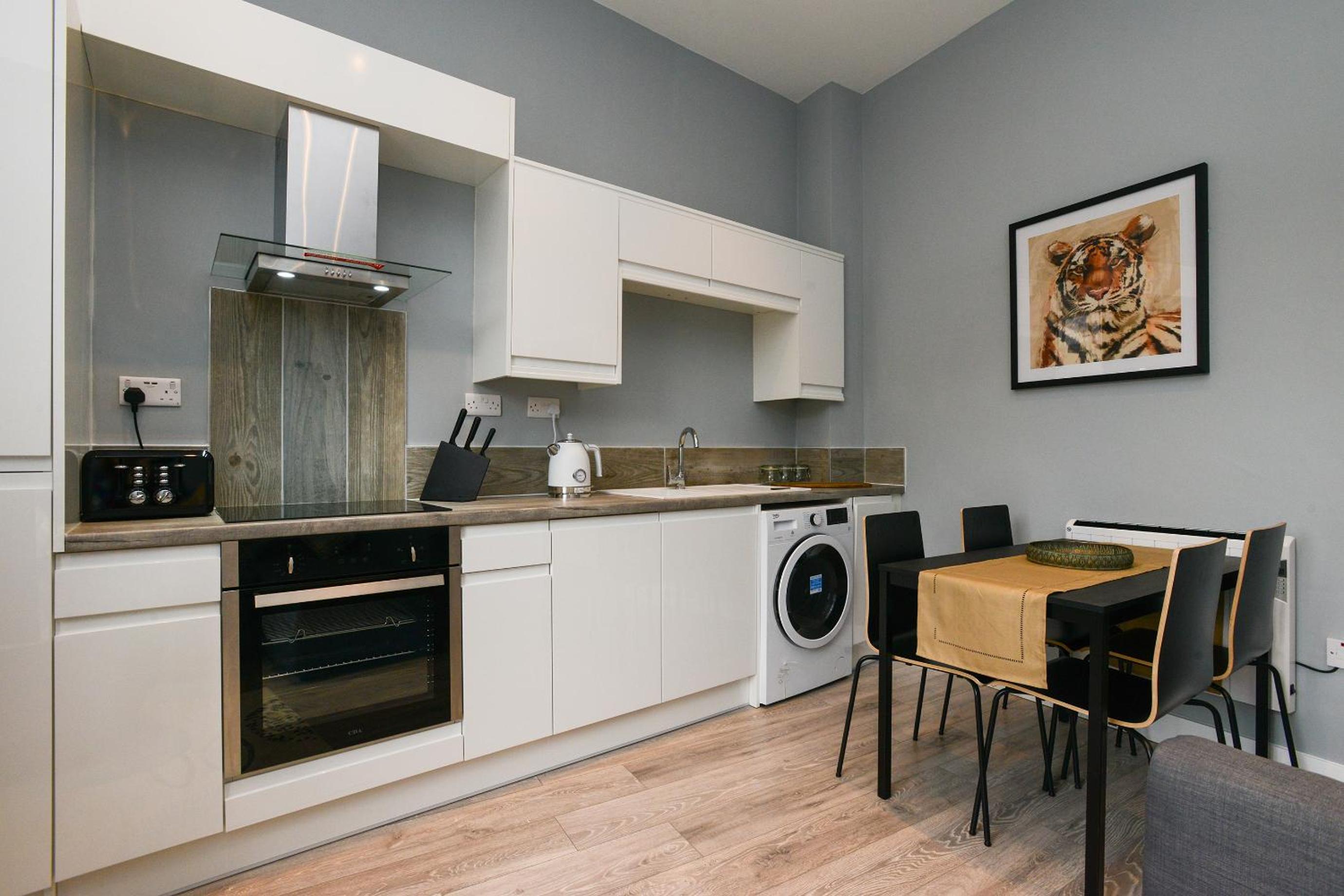 Apartment - Photo 2