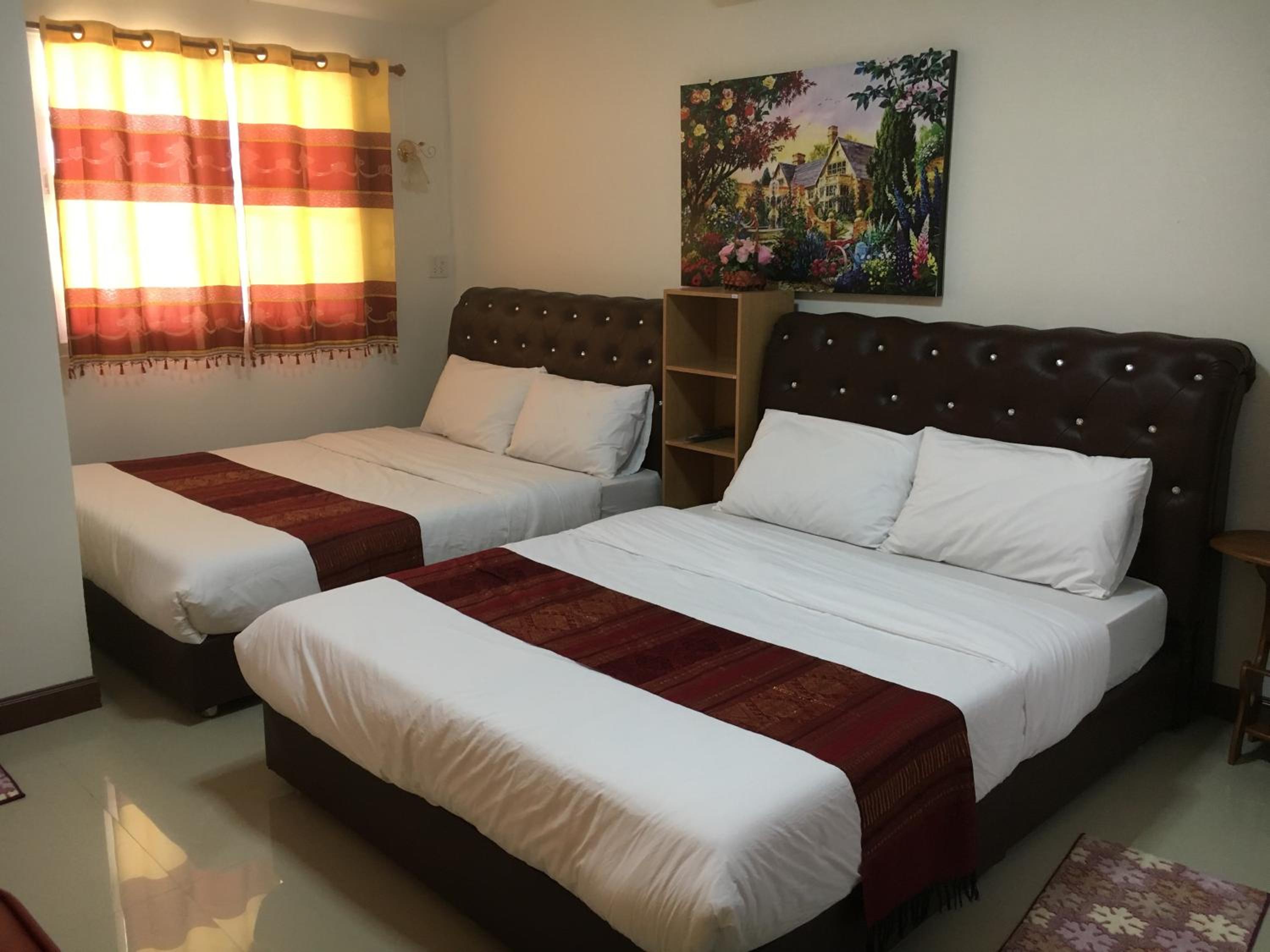 Double or Twin Room with Private Bathroom - Photo 25