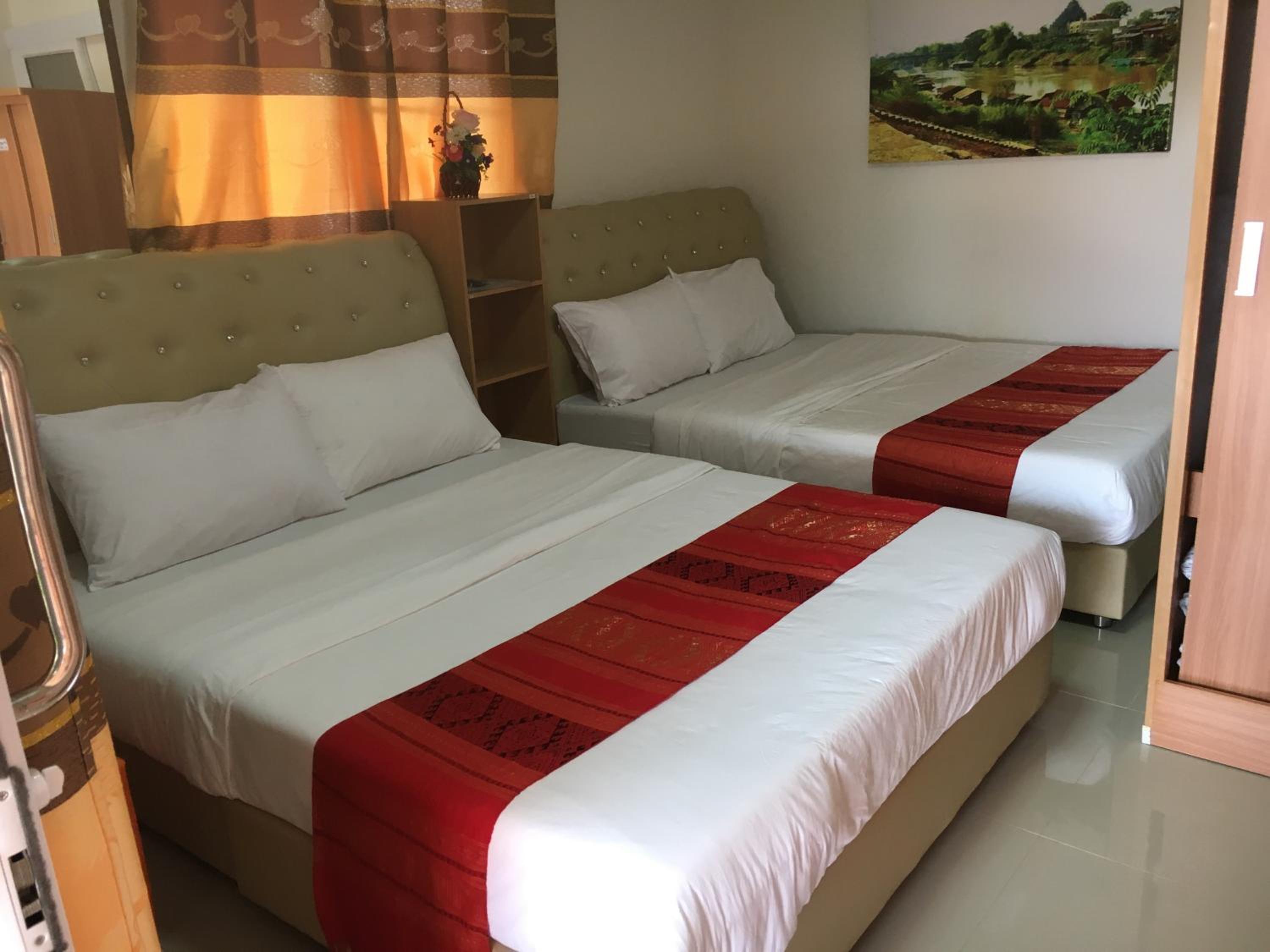 Double or Twin Room with Private Bathroom - Photo 26