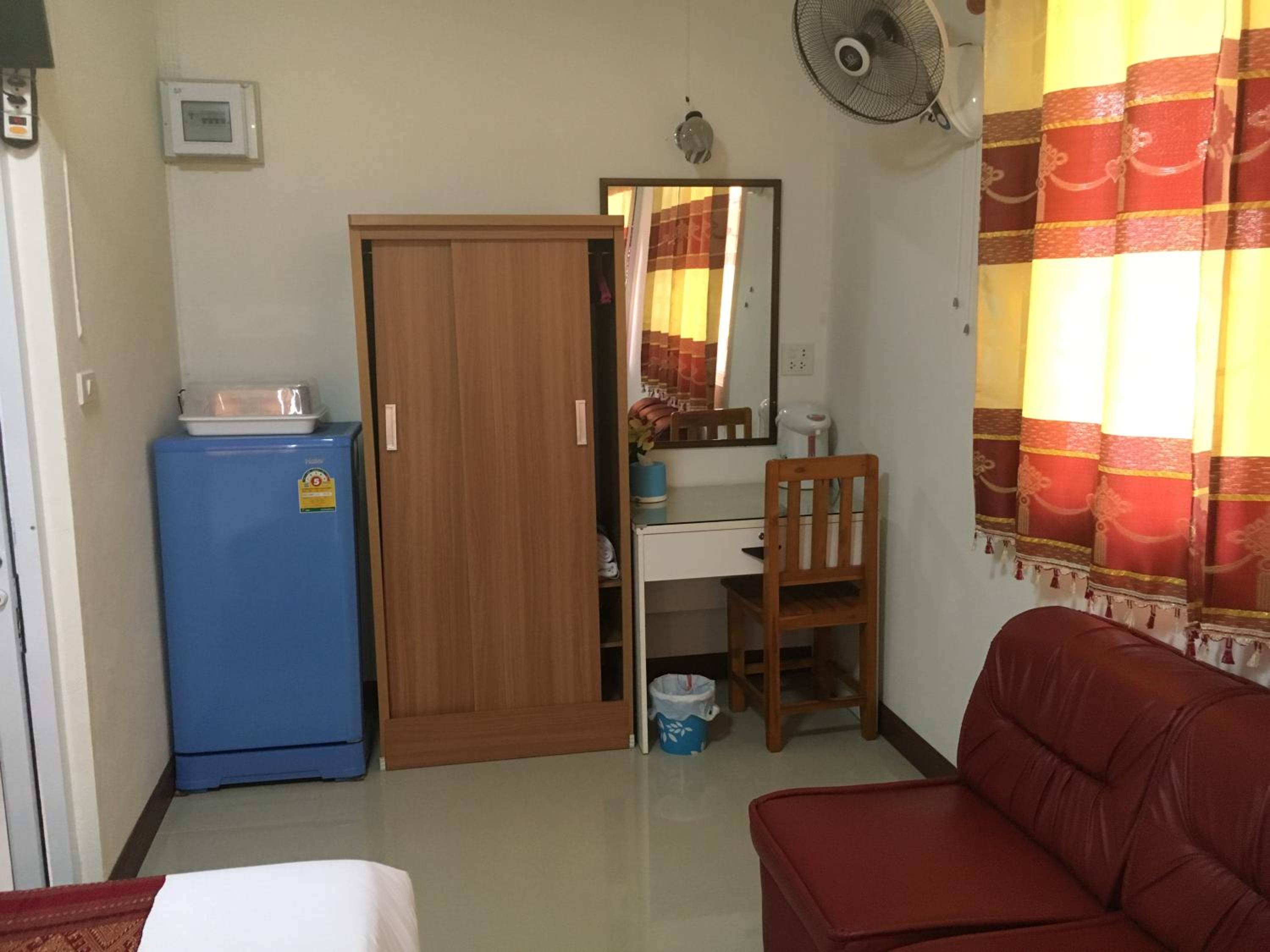 Double or Twin Room with Private Bathroom - Photo 21