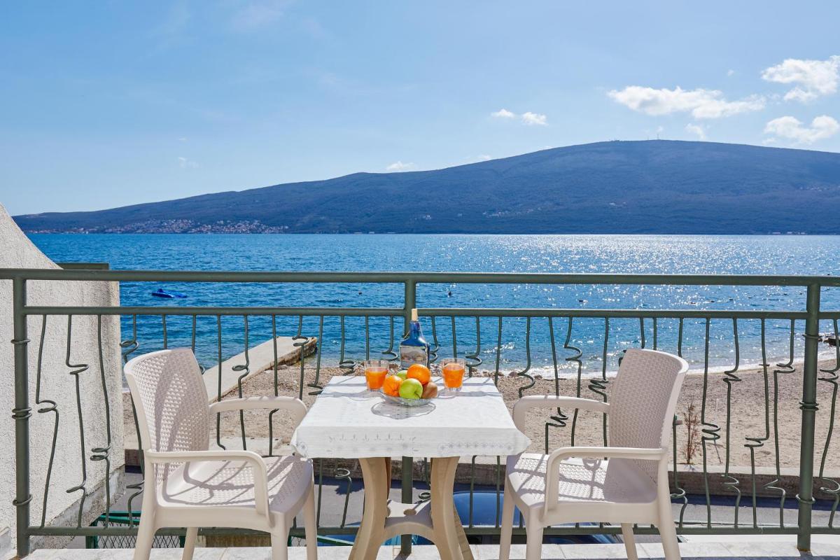 Studio Apartment with Sea View