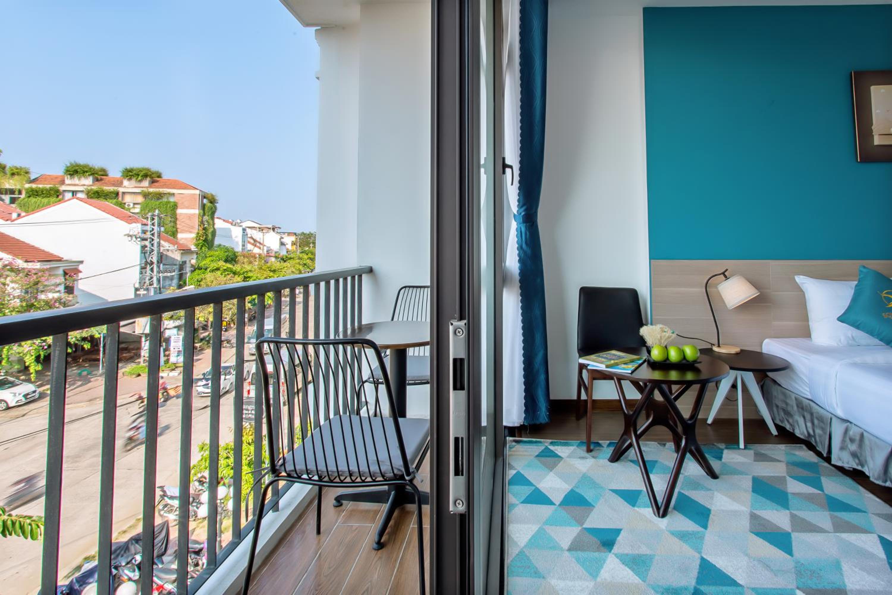 Triple Room with Balcony - Photo 4