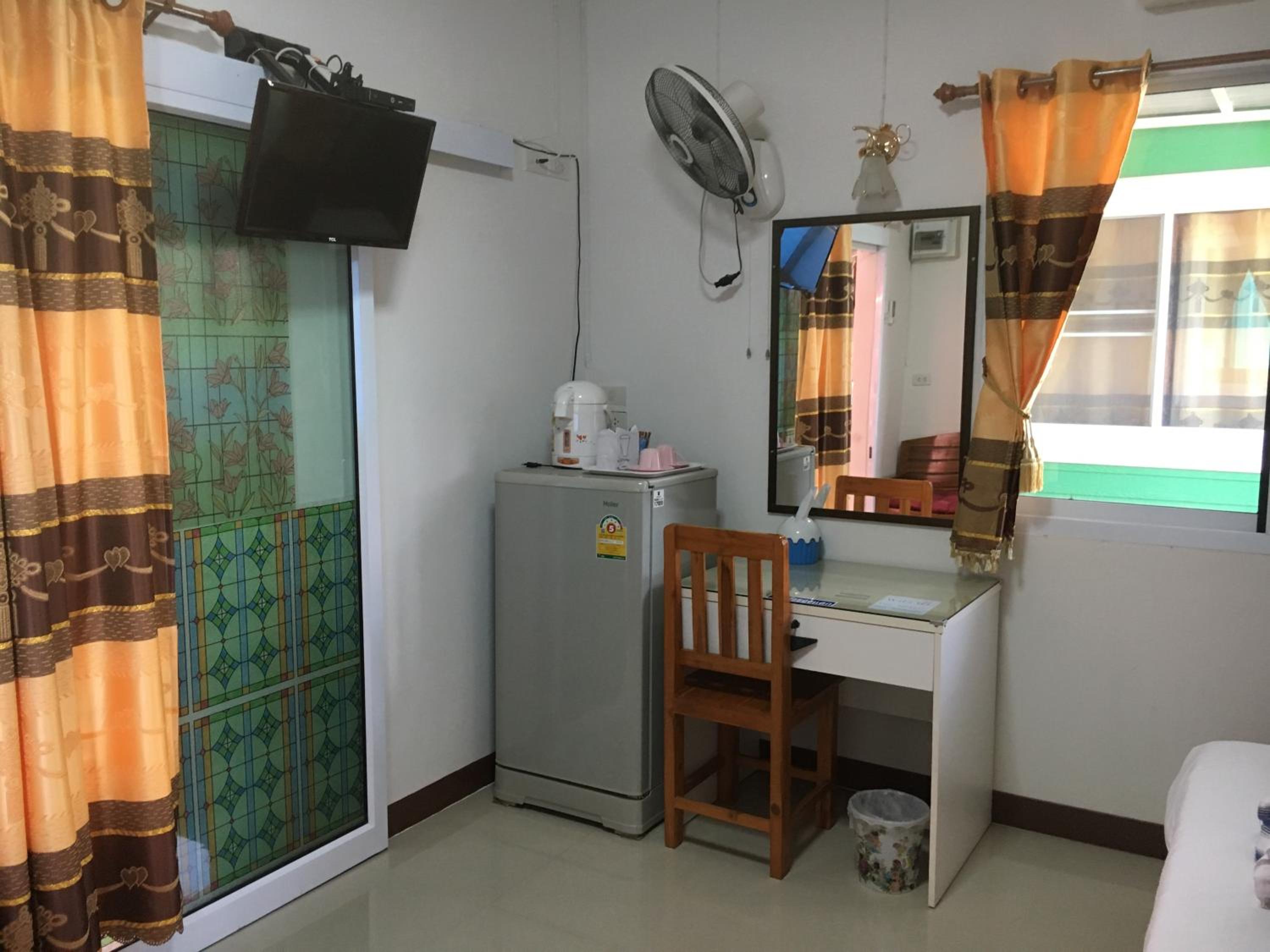 Double or Twin Room with Private Bathroom - Photo 18