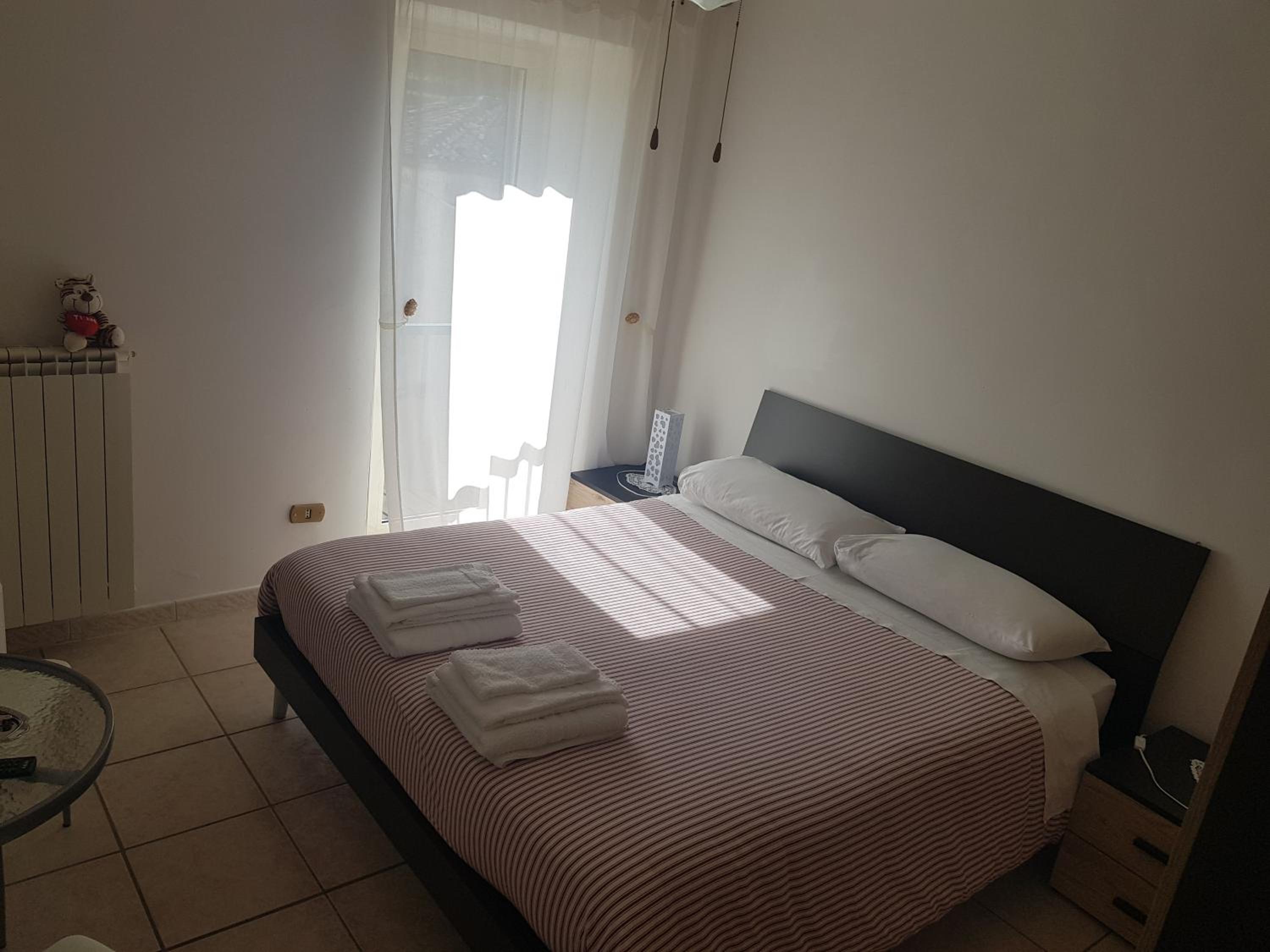 Double Room - Photo 7
