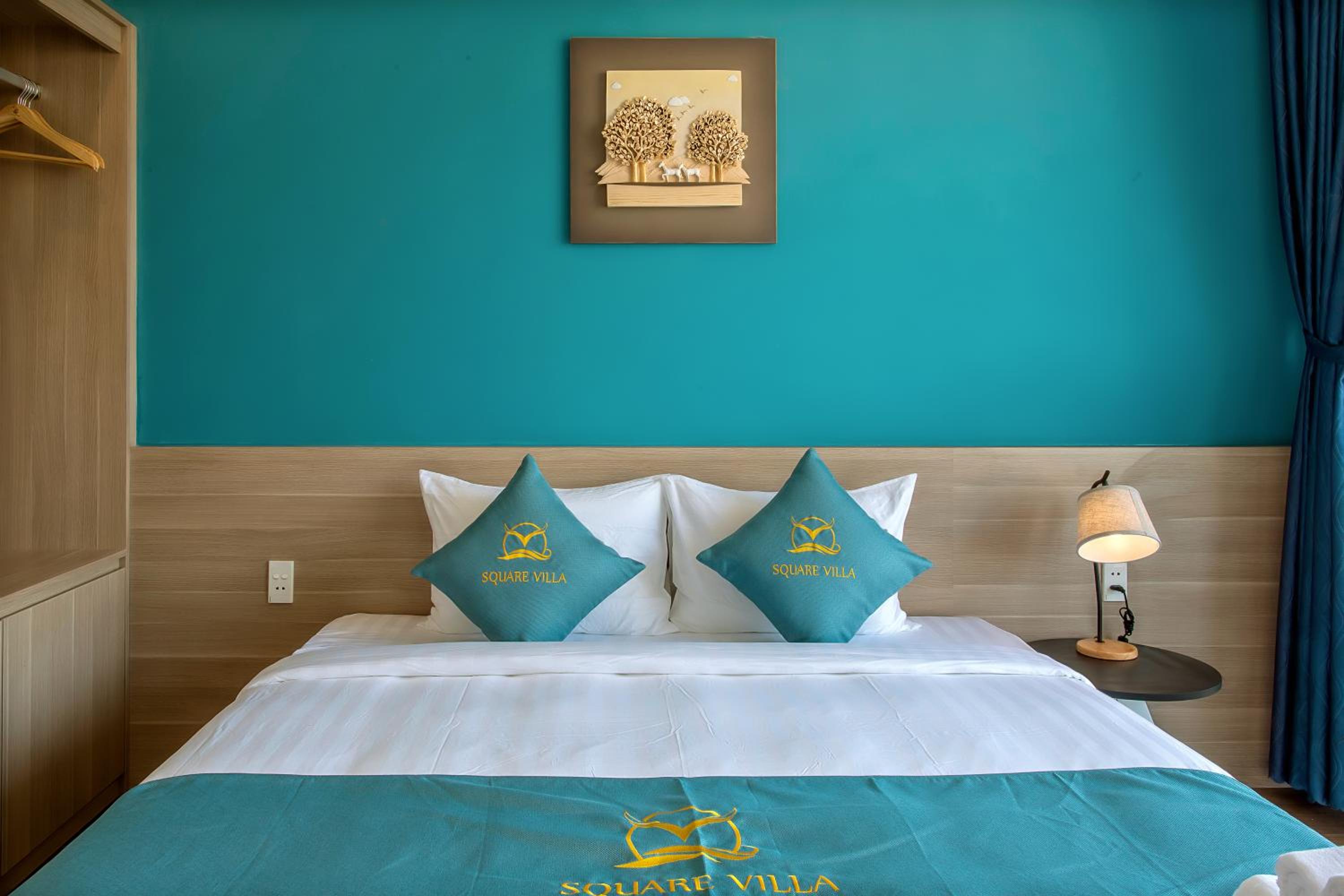 Deluxe Double Room with Balcony - Photo 2