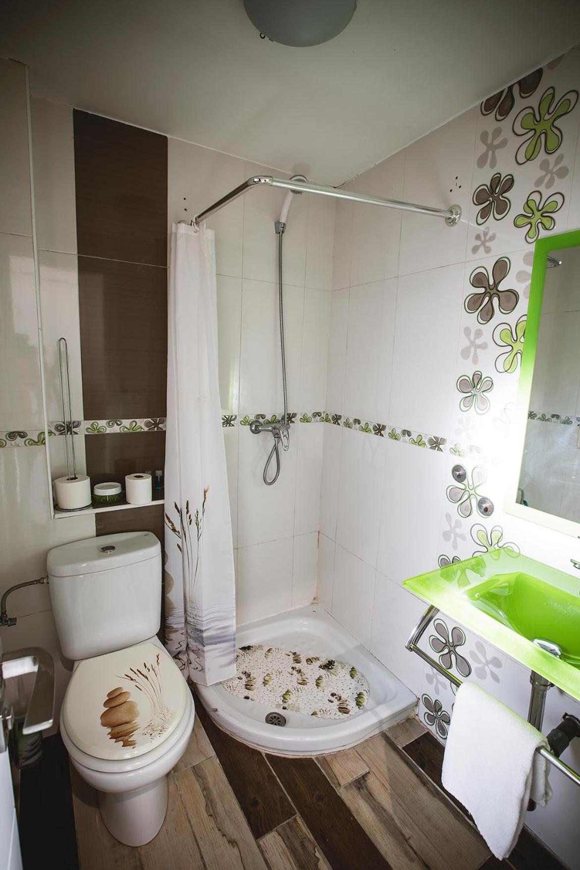 Queen Room with Spa Bath - Photo 9