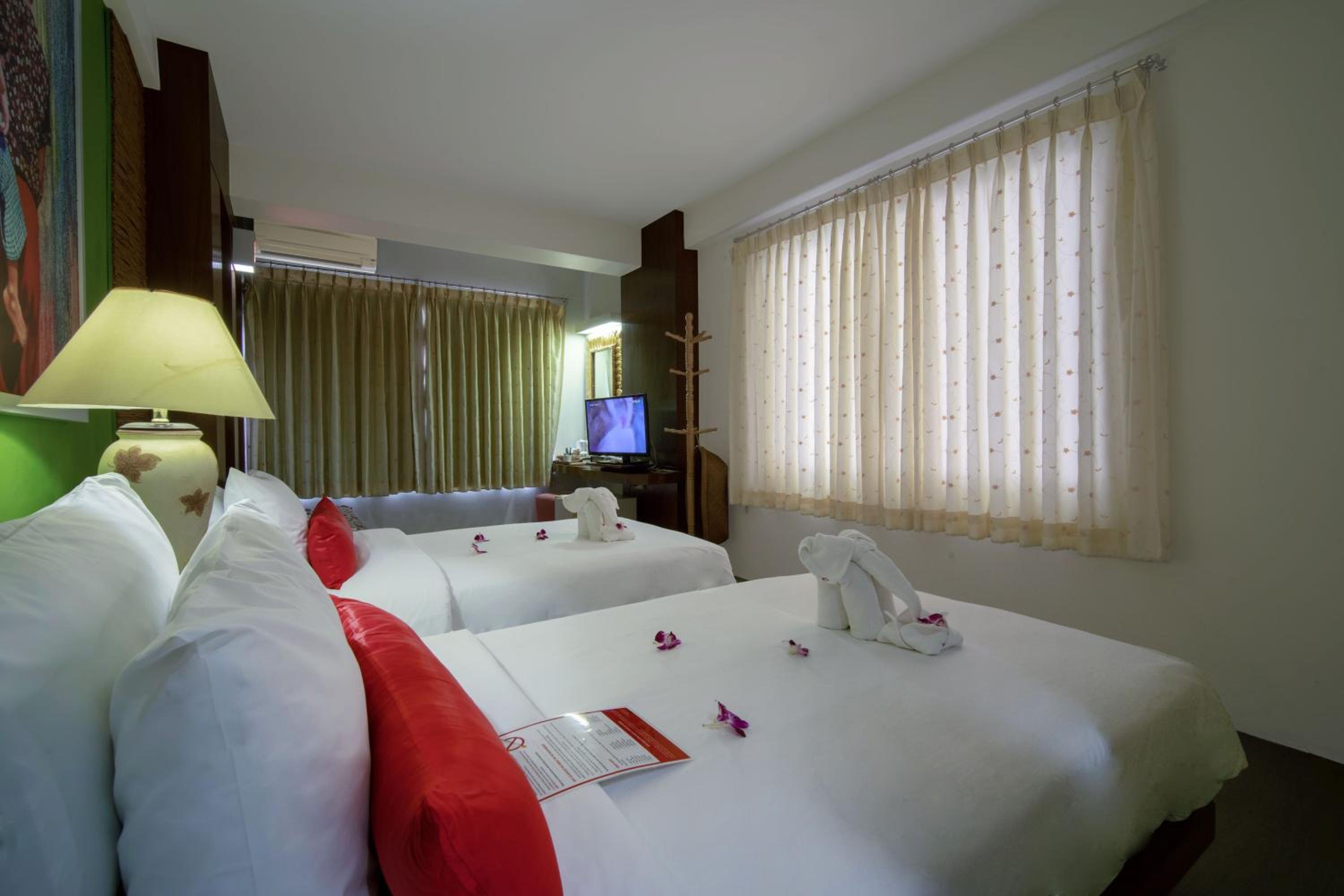 Deluxe Twin Room photo 3