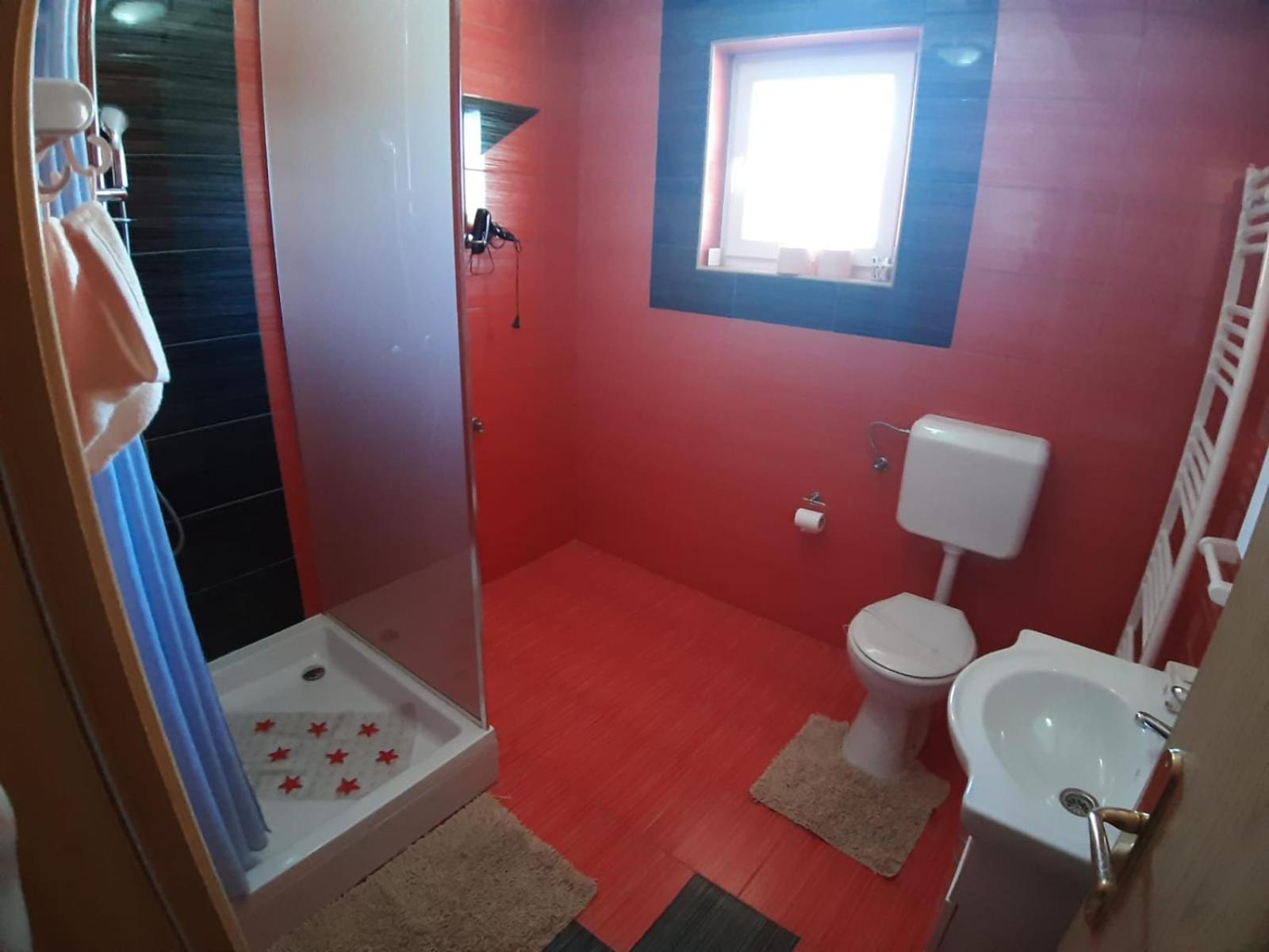 Double Room with Balcony - Photo 2