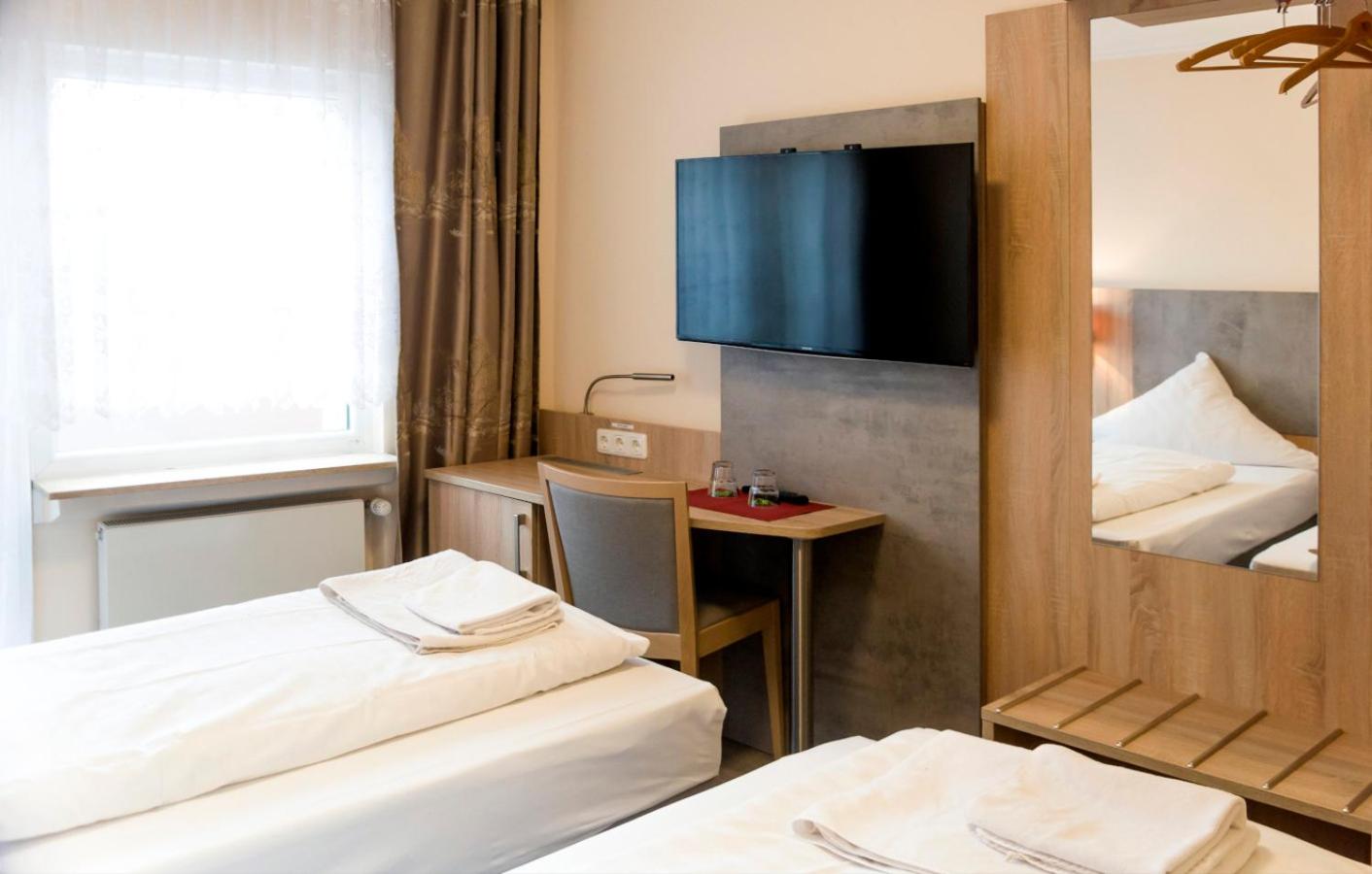Double or Twin Room - Photo 2