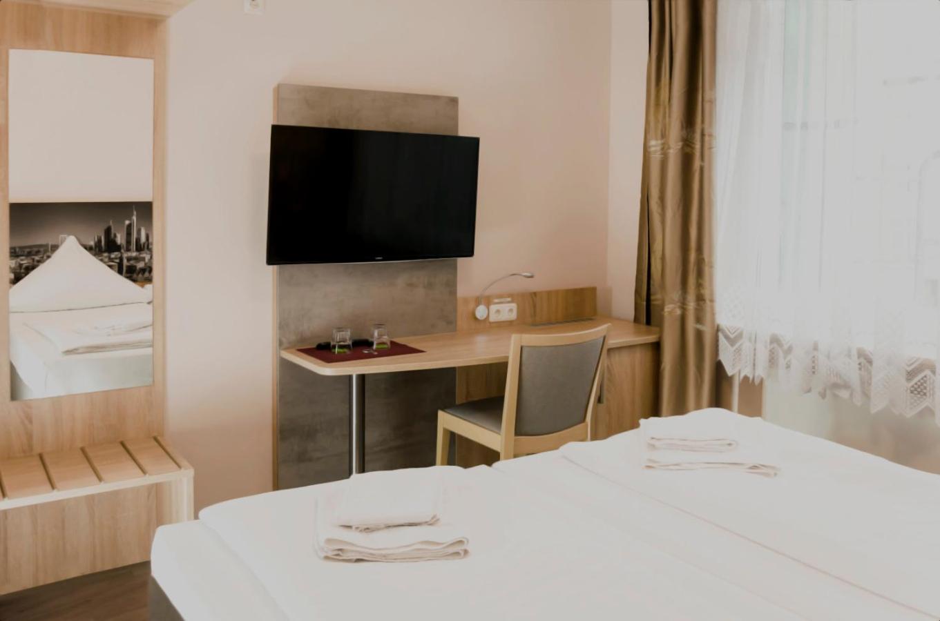 Double or Twin Room - Photo 4