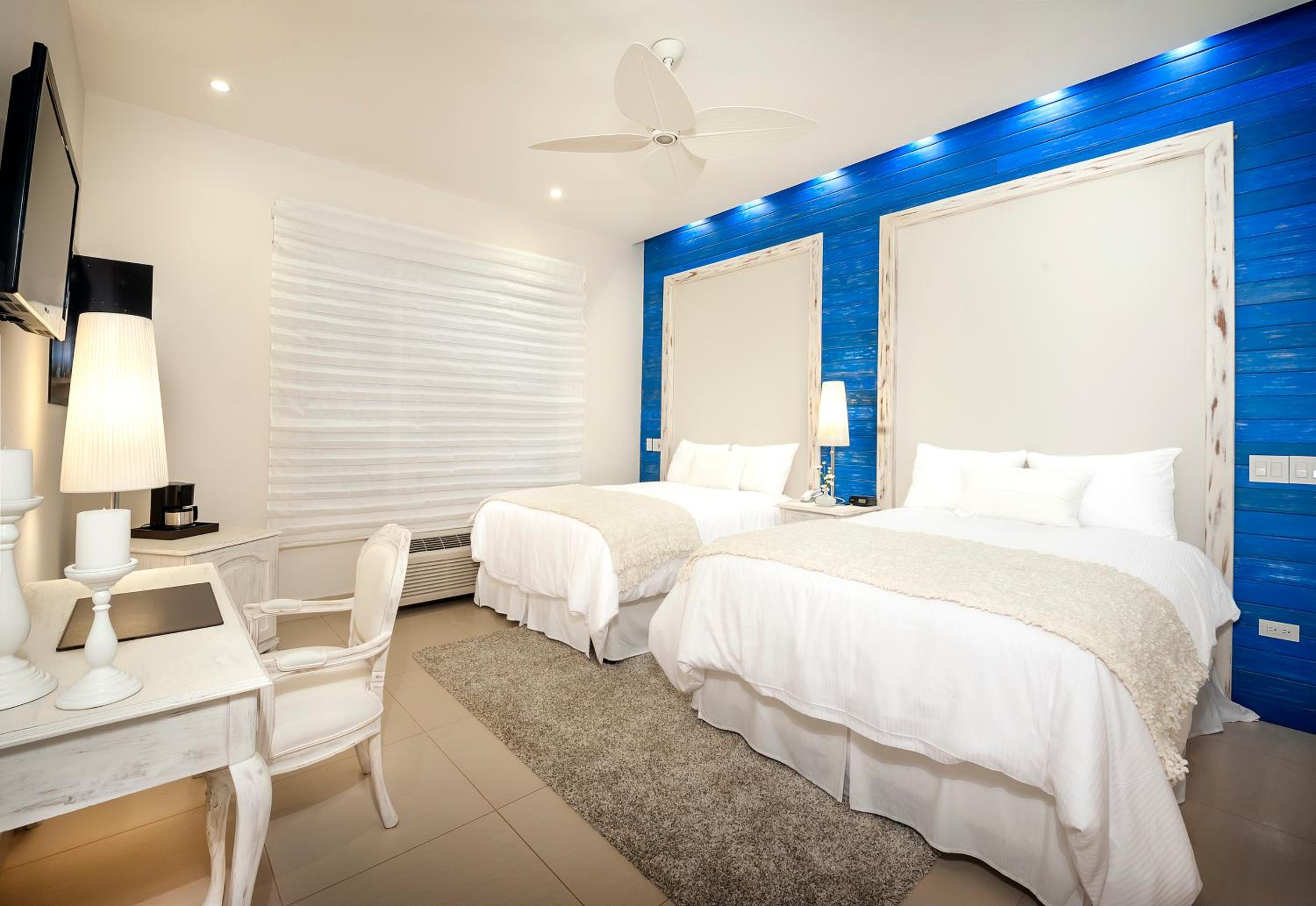 Double Room with Two Double Beds photo 3
