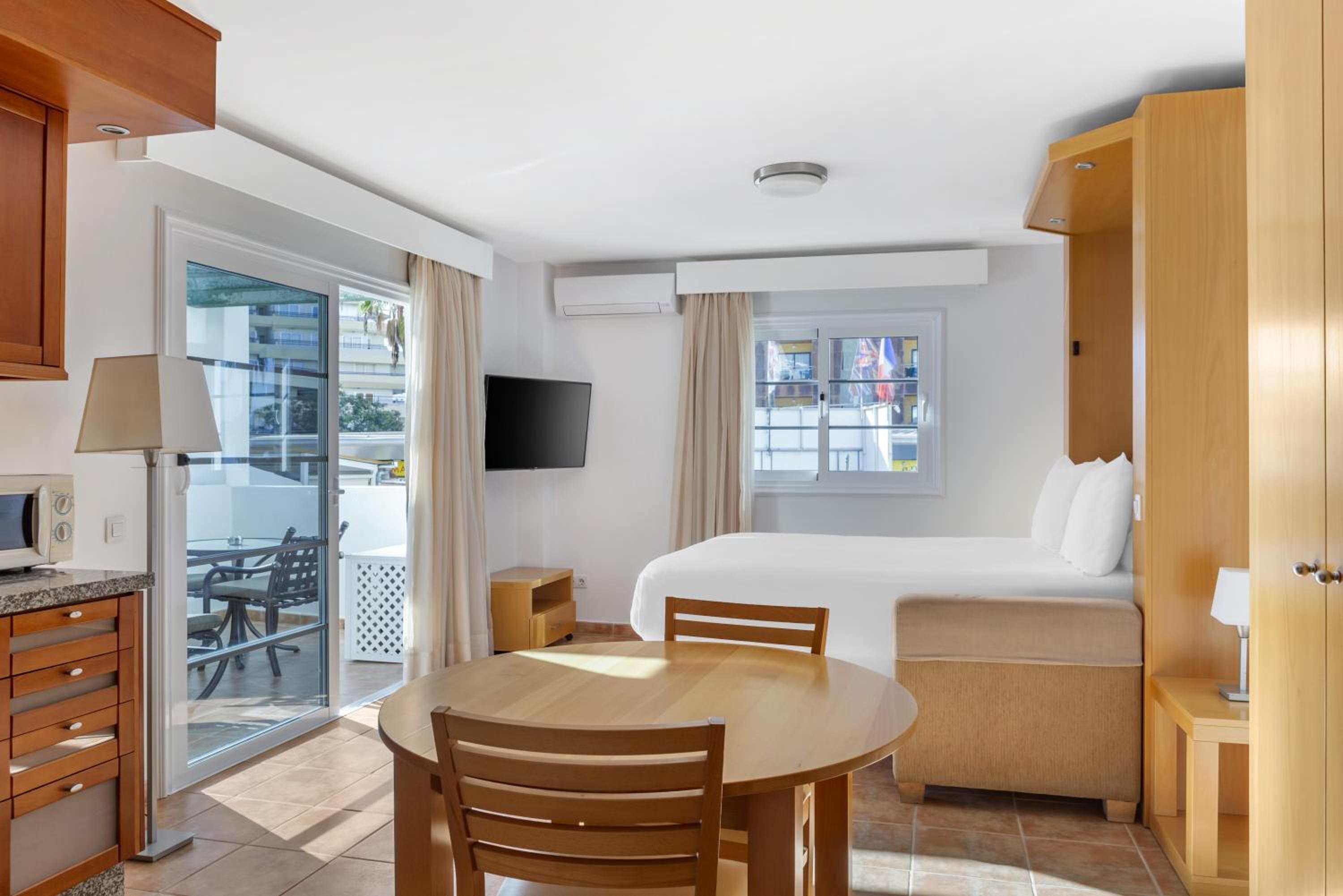 Studio (Apartment) thumbnail 5