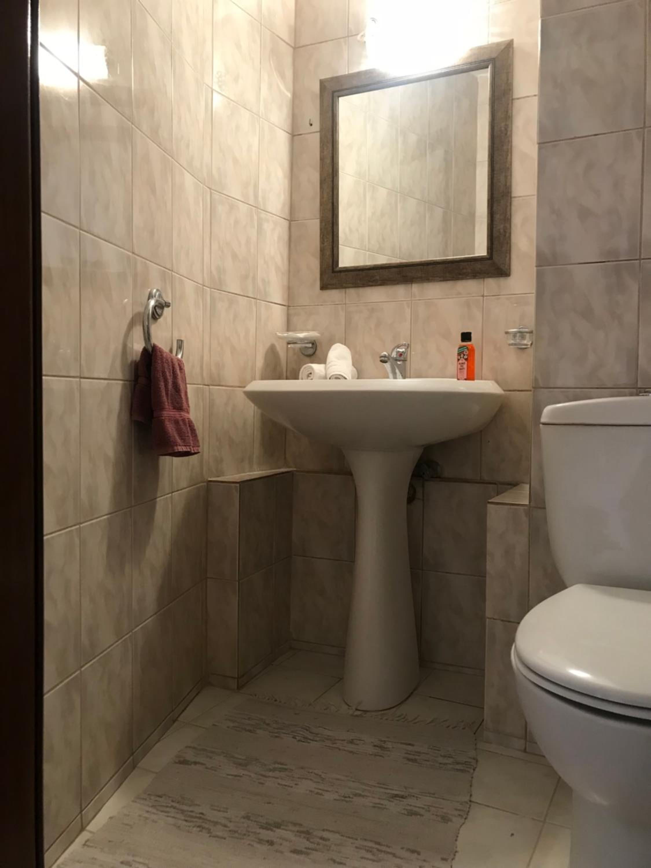 One-Bedroom Apartment - Photo 10