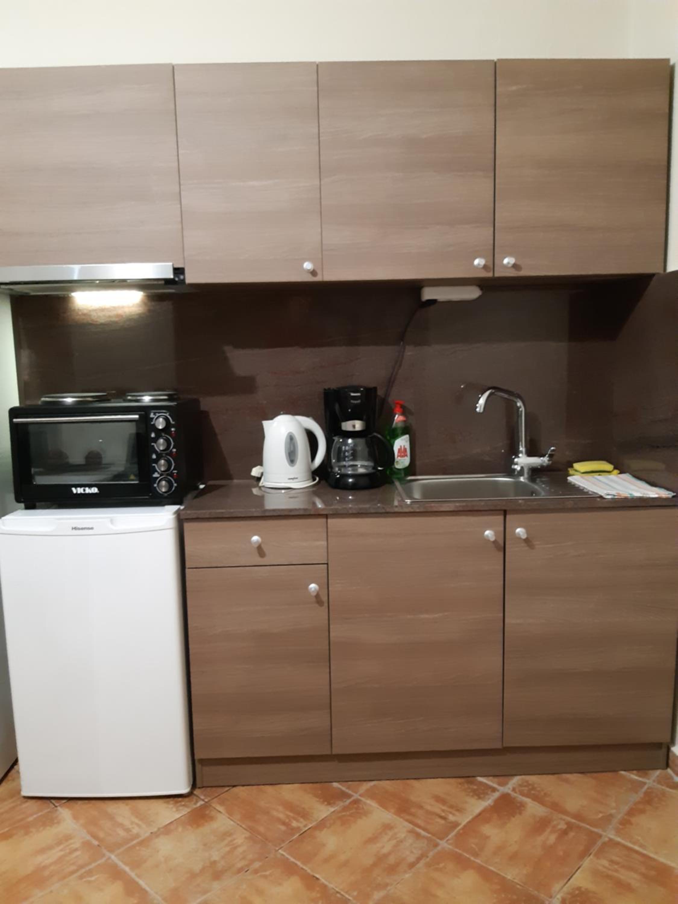 Two-Bedroom House - Photo 2