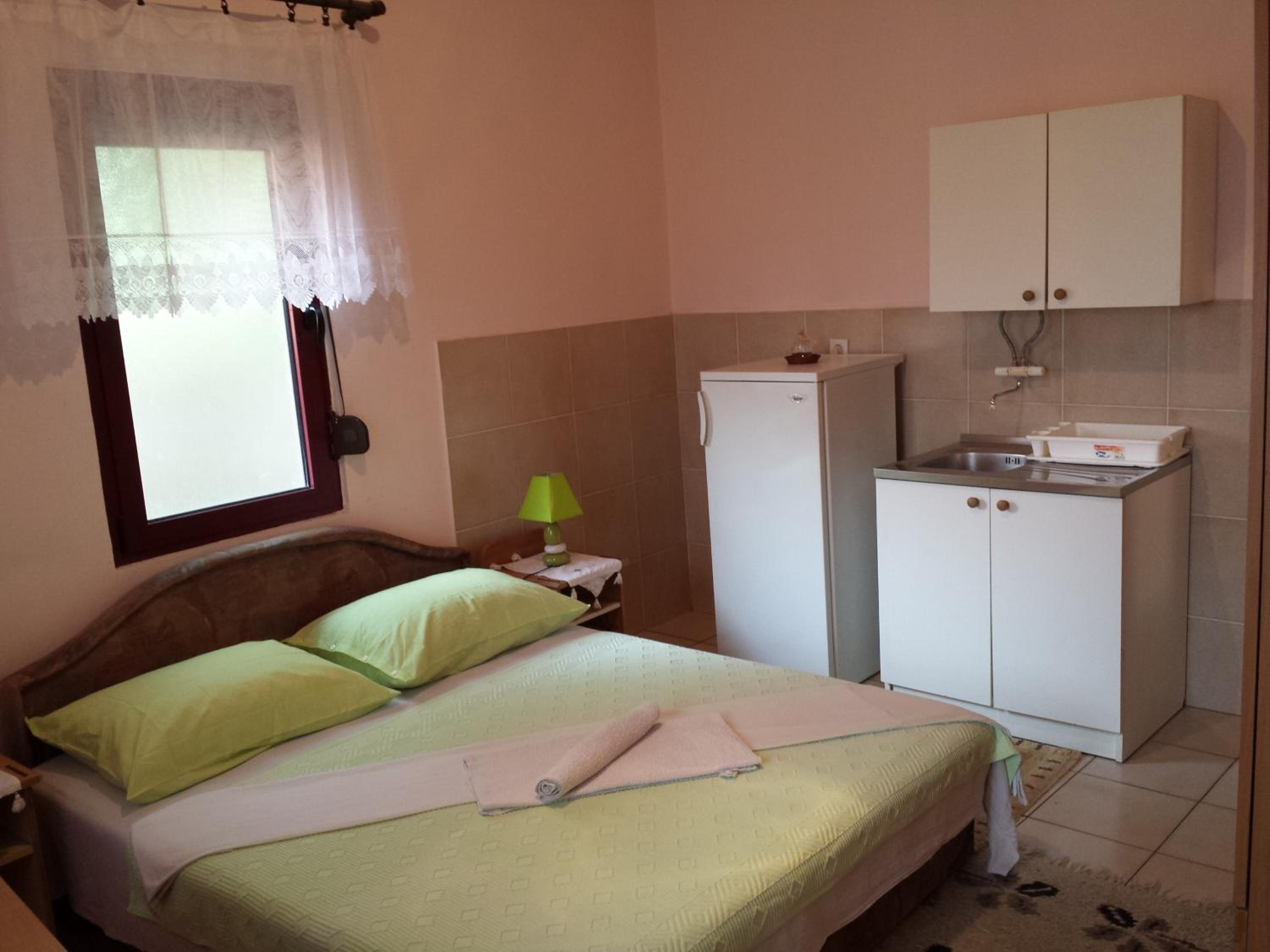 One-Bedroom Apartment with Terrace photo 3