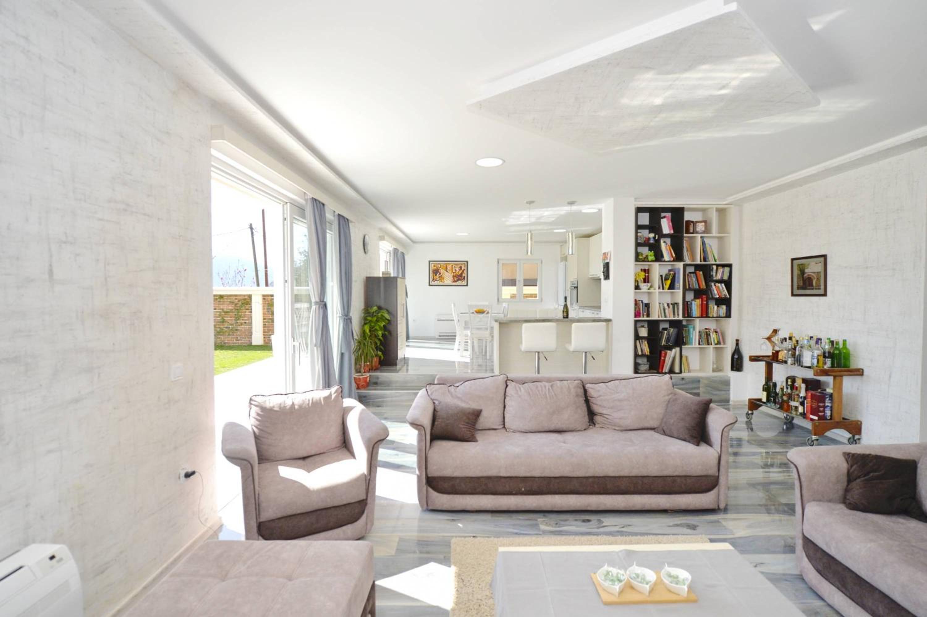 Three-Bedroom Apartment photo 1