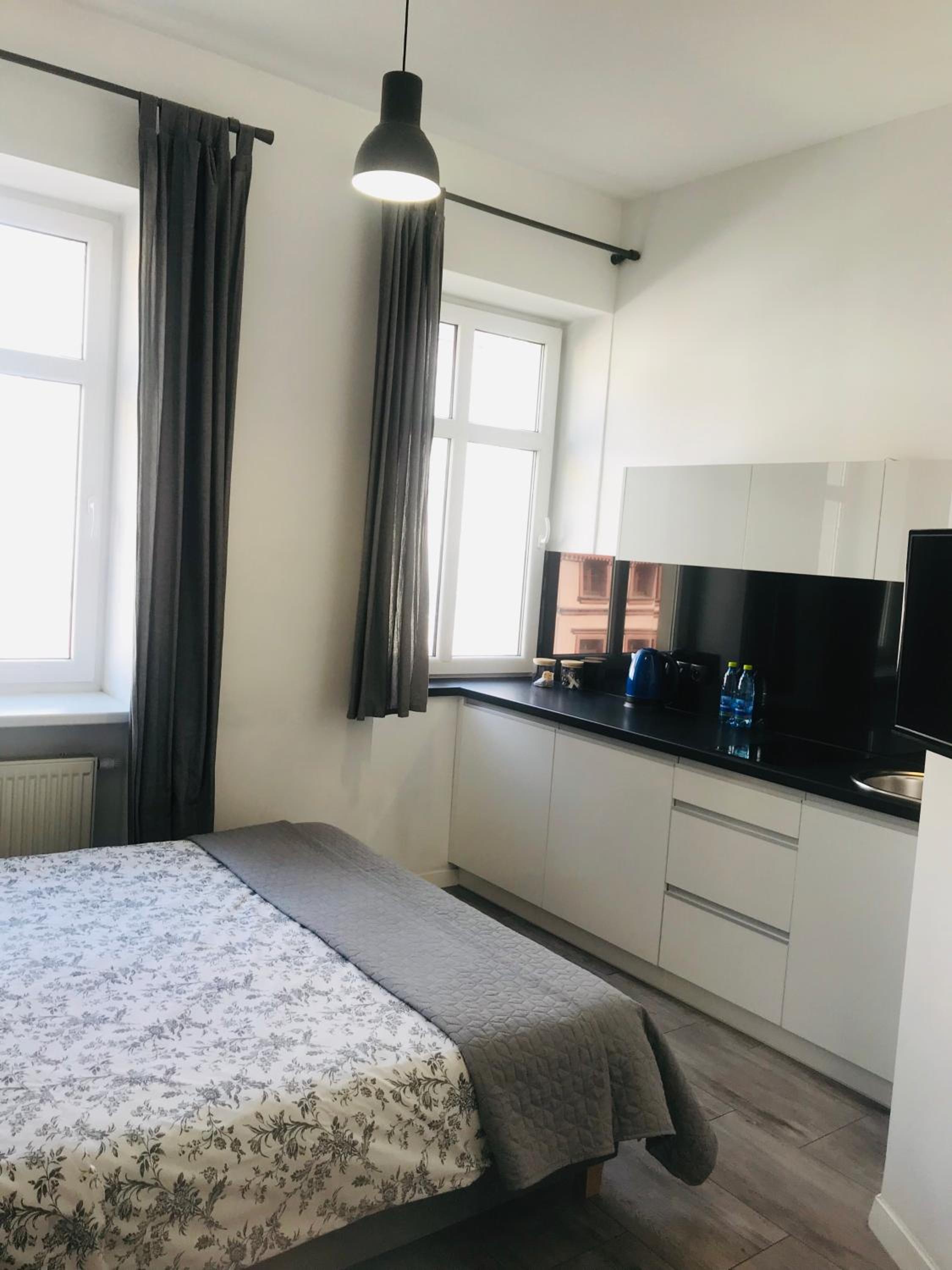 Studio Apartment - Photo 14