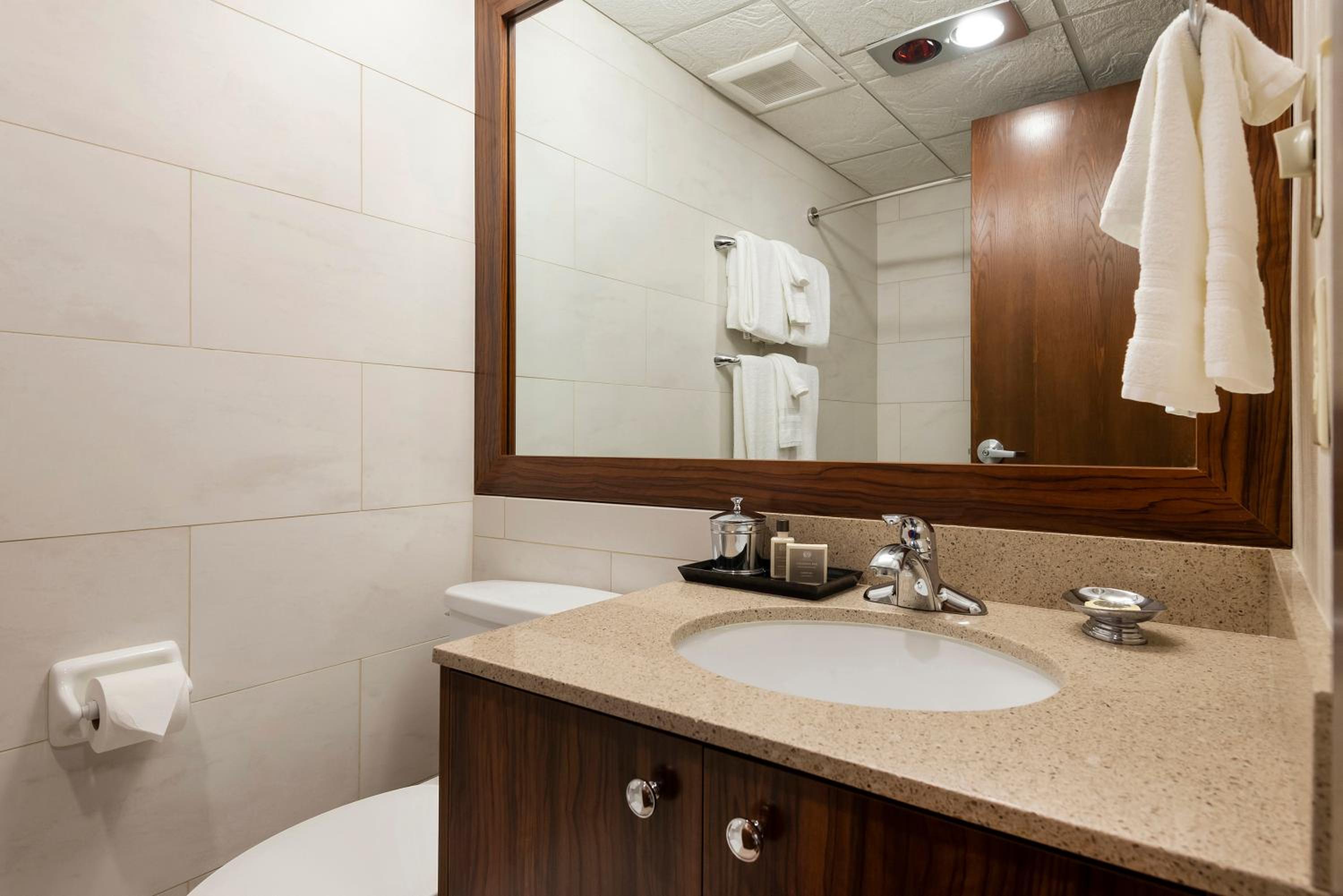 Deluxe Double Room with Balcony photo 3