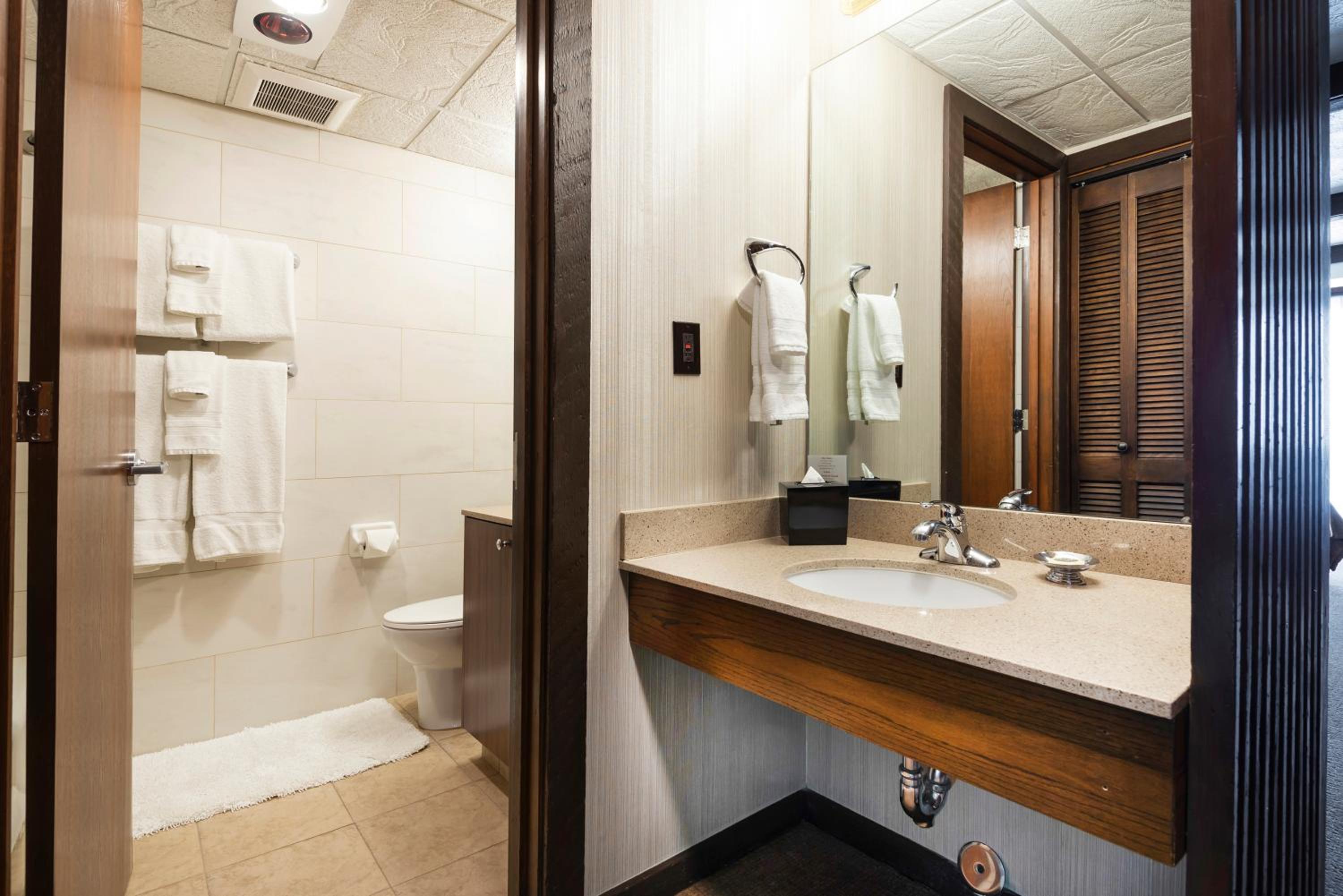 Deluxe Double Room with Balcony photo 2