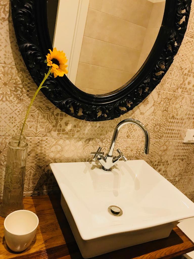 Single Room with Private Bathroom photo 3