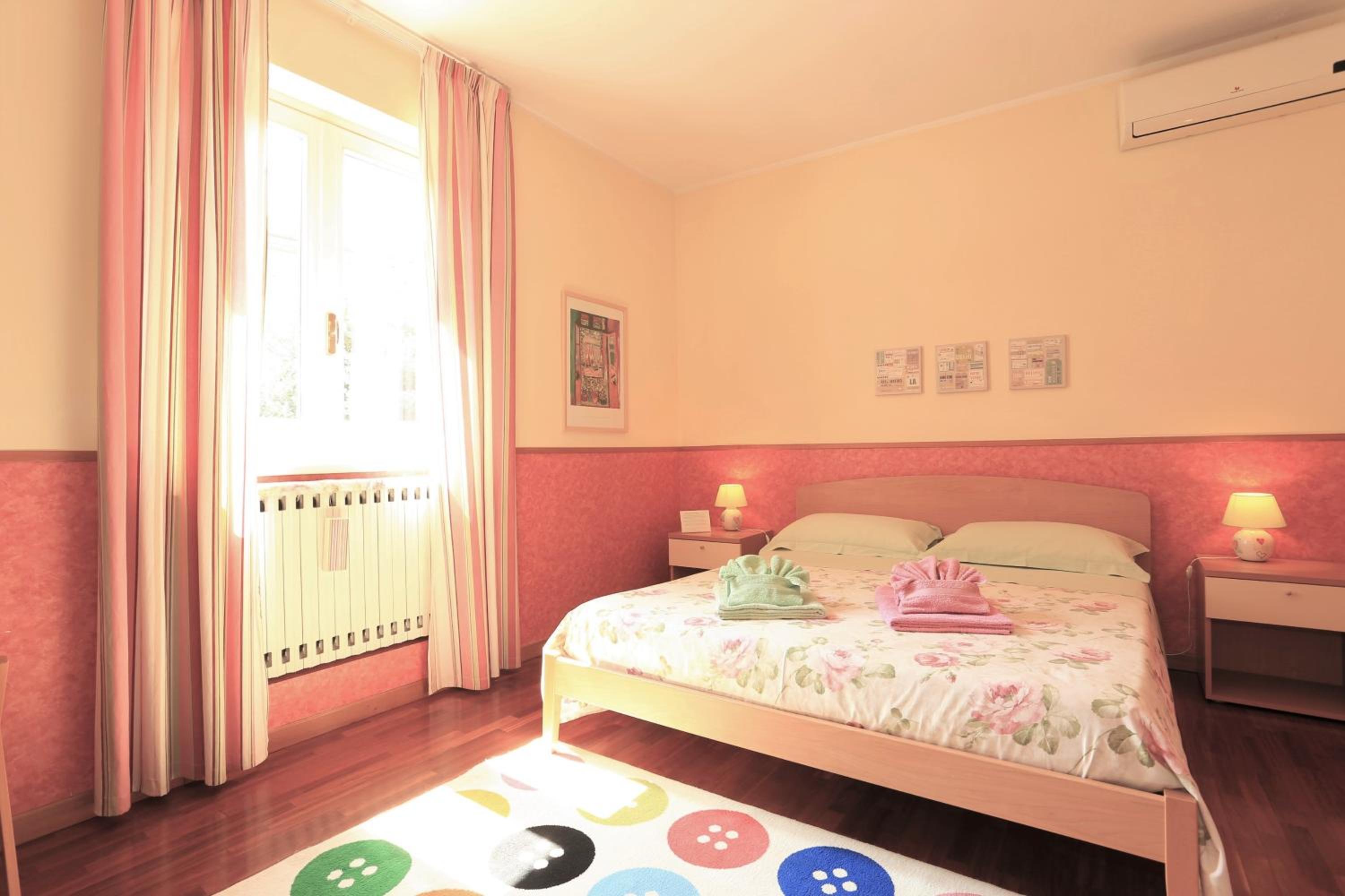 Large Double Room photo 1