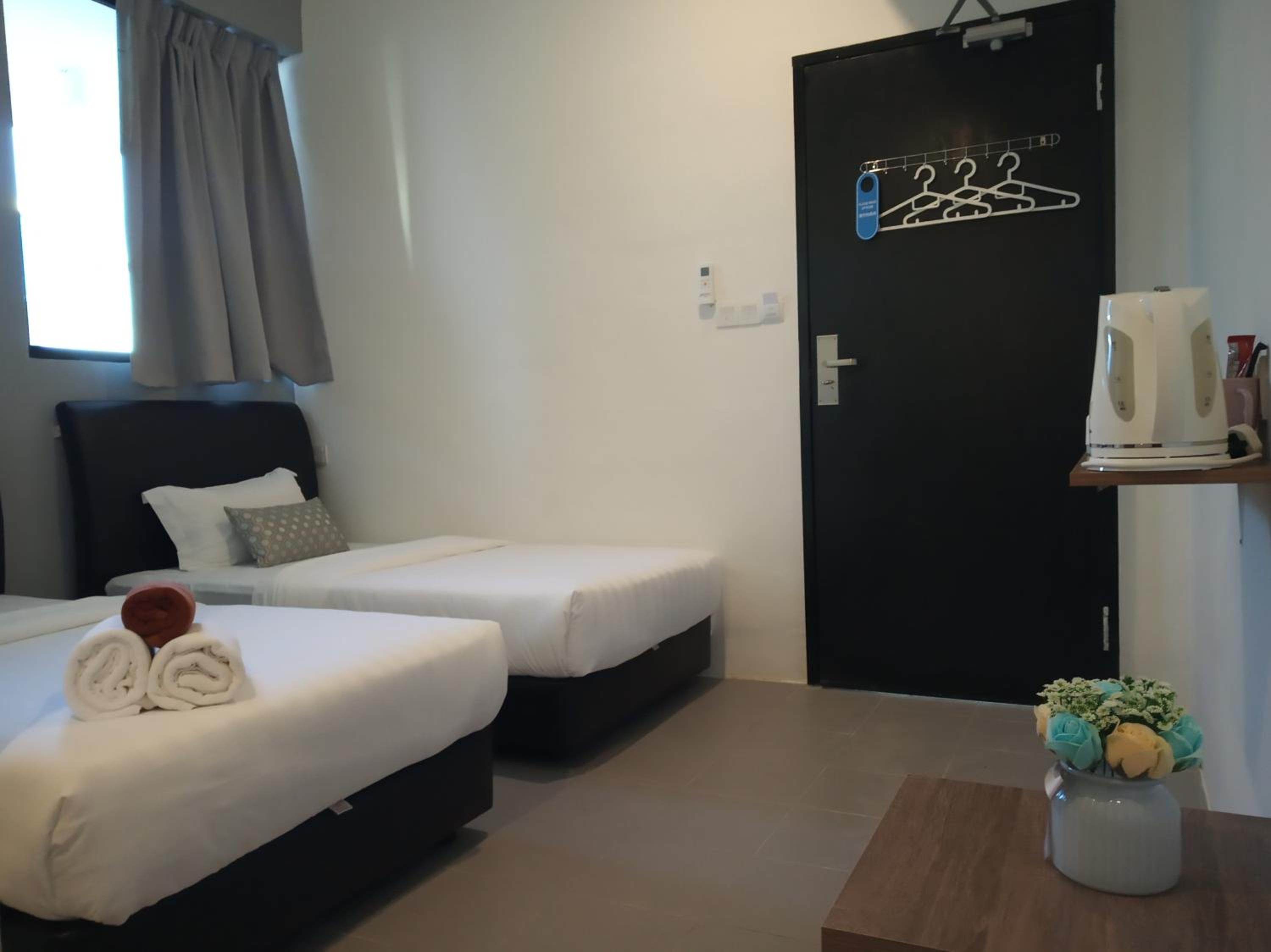 Deluxe Twin Room - Photo 6