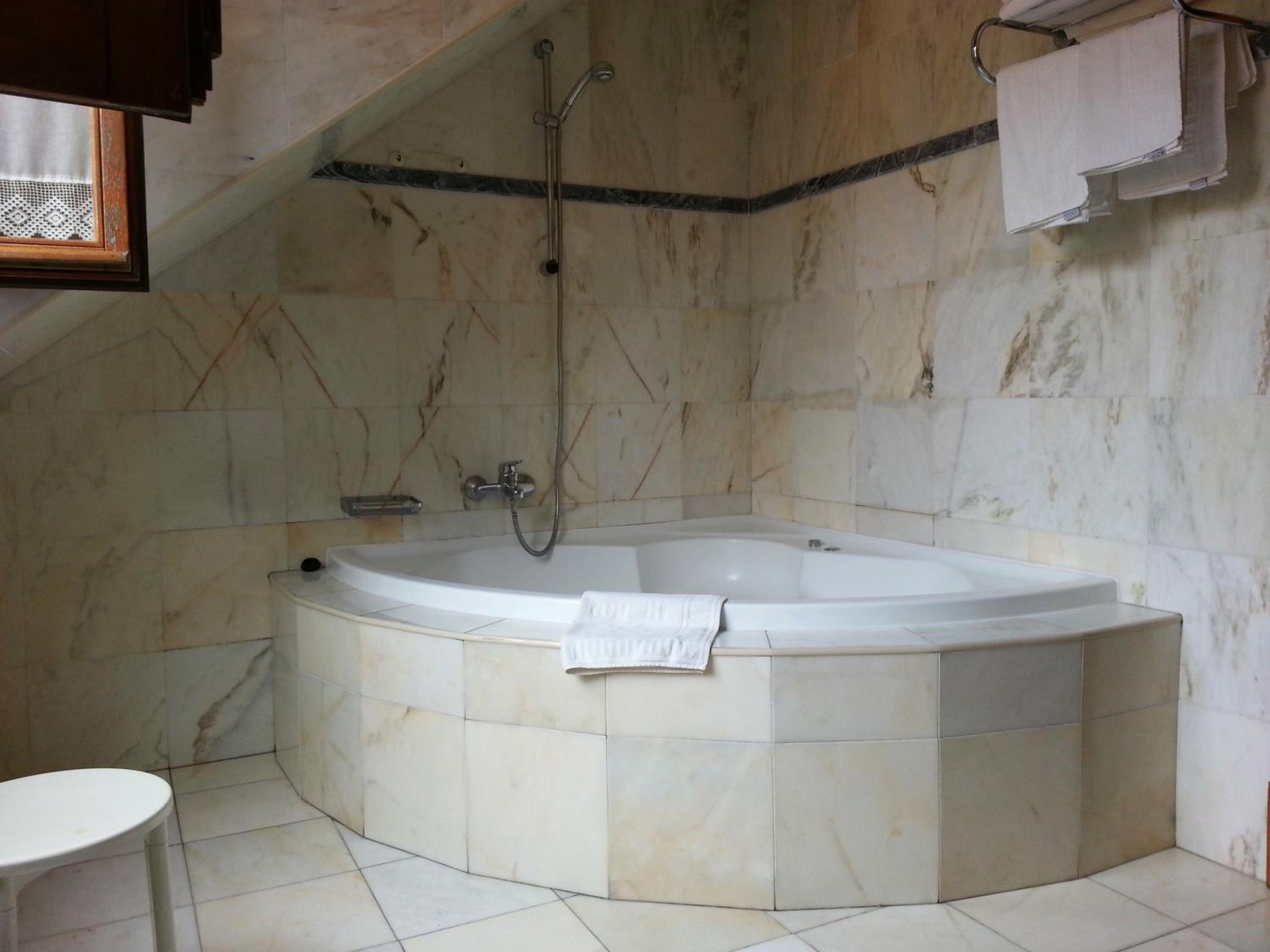 Suite - Photo 2