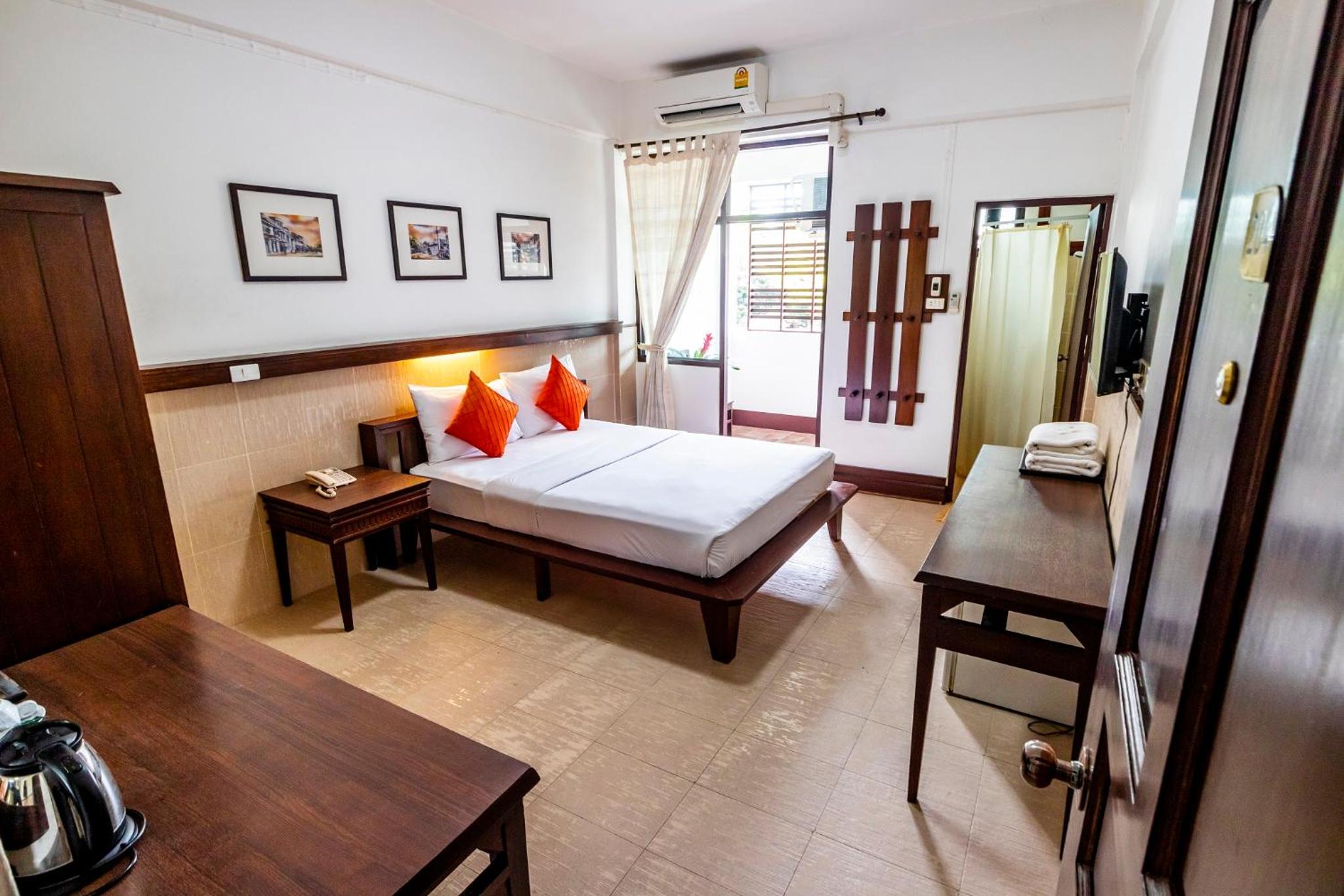 Standard Double or Twin Room - Smoking