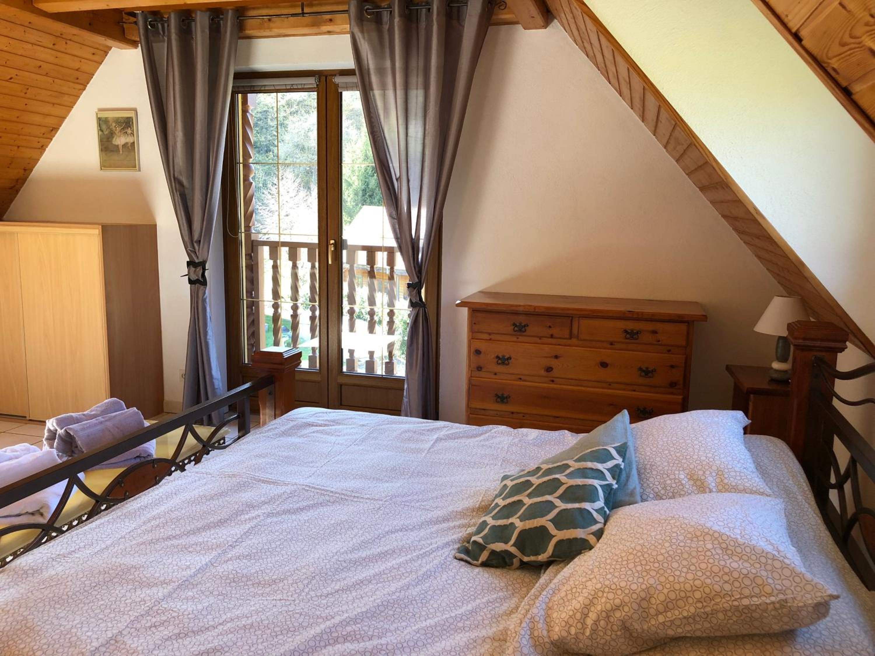 Two-Bedroom House - Photo 18