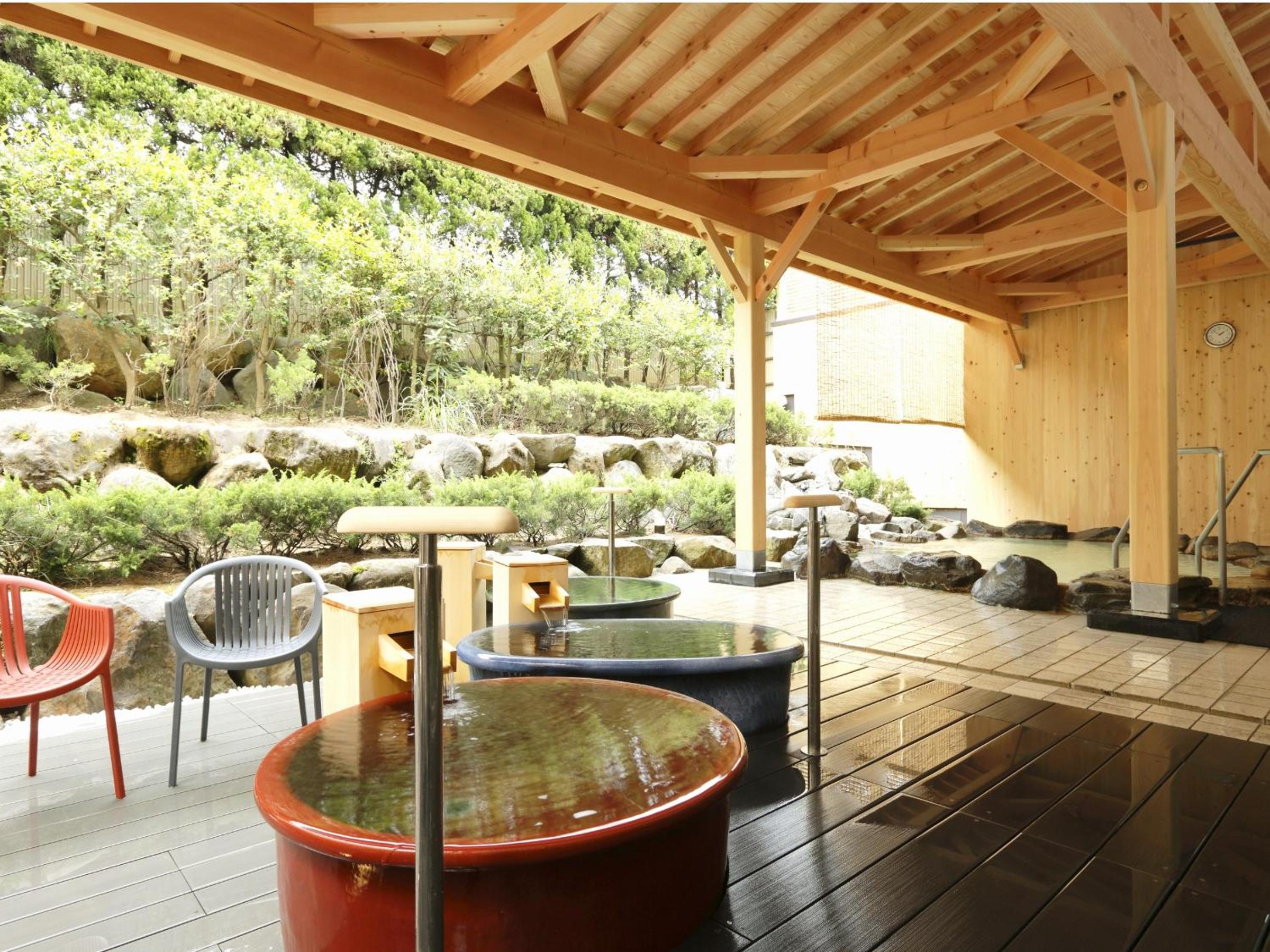 Twin Room with Tatami Area and Shared Bathroom photo 2