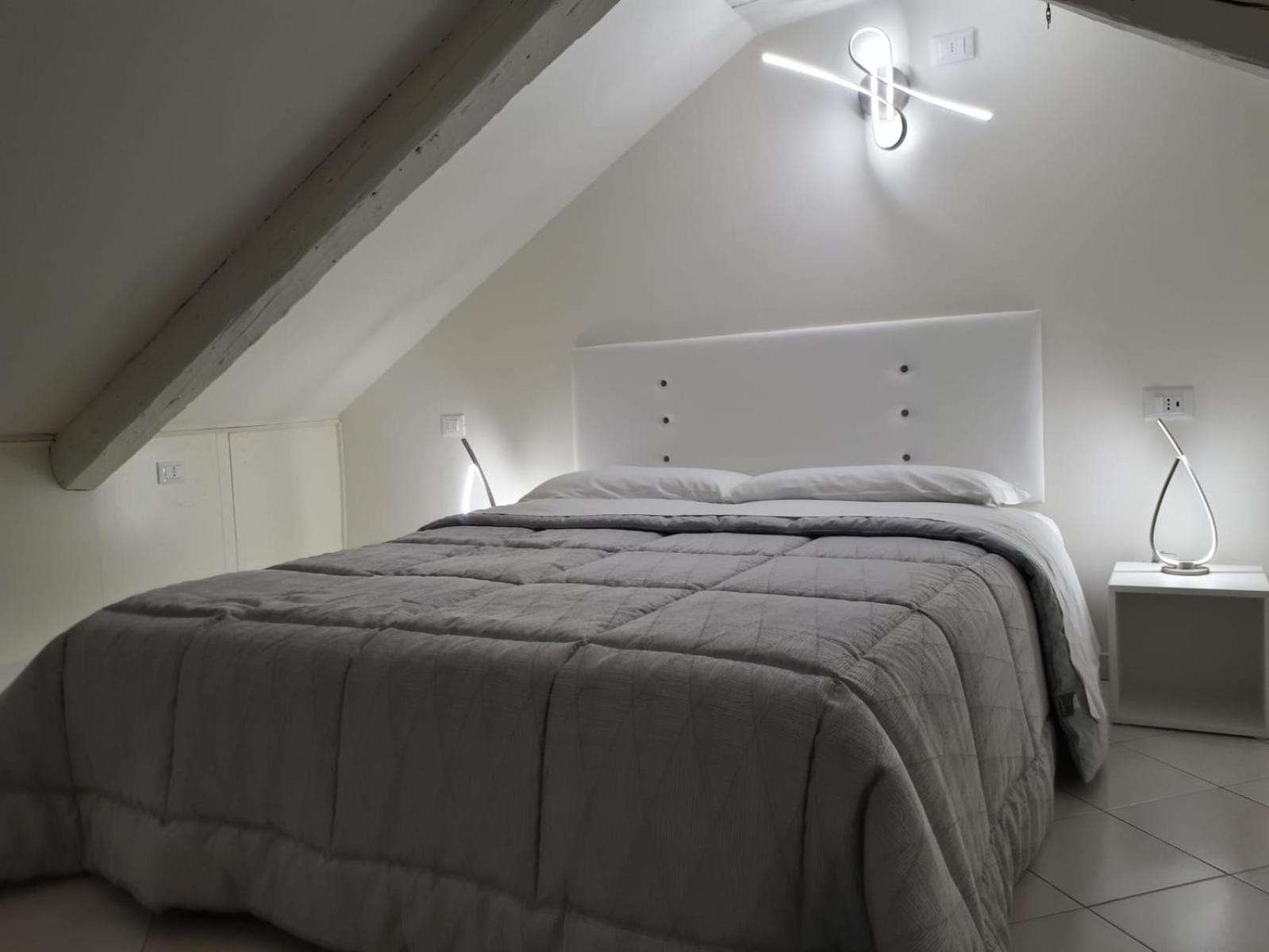 One-Bedroom Apartment photo 3