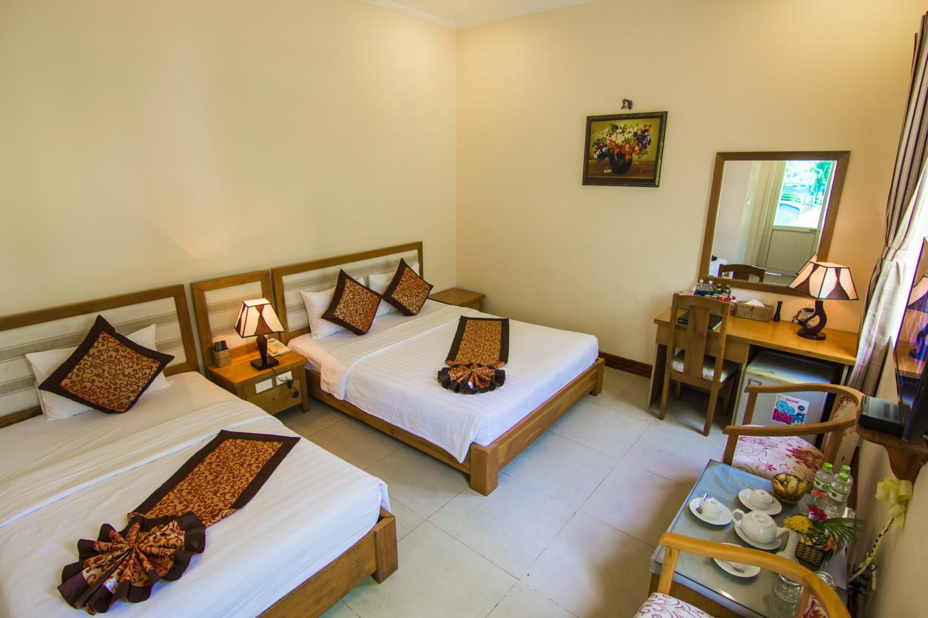 Bungalow Deluxe Twin Room photo 3