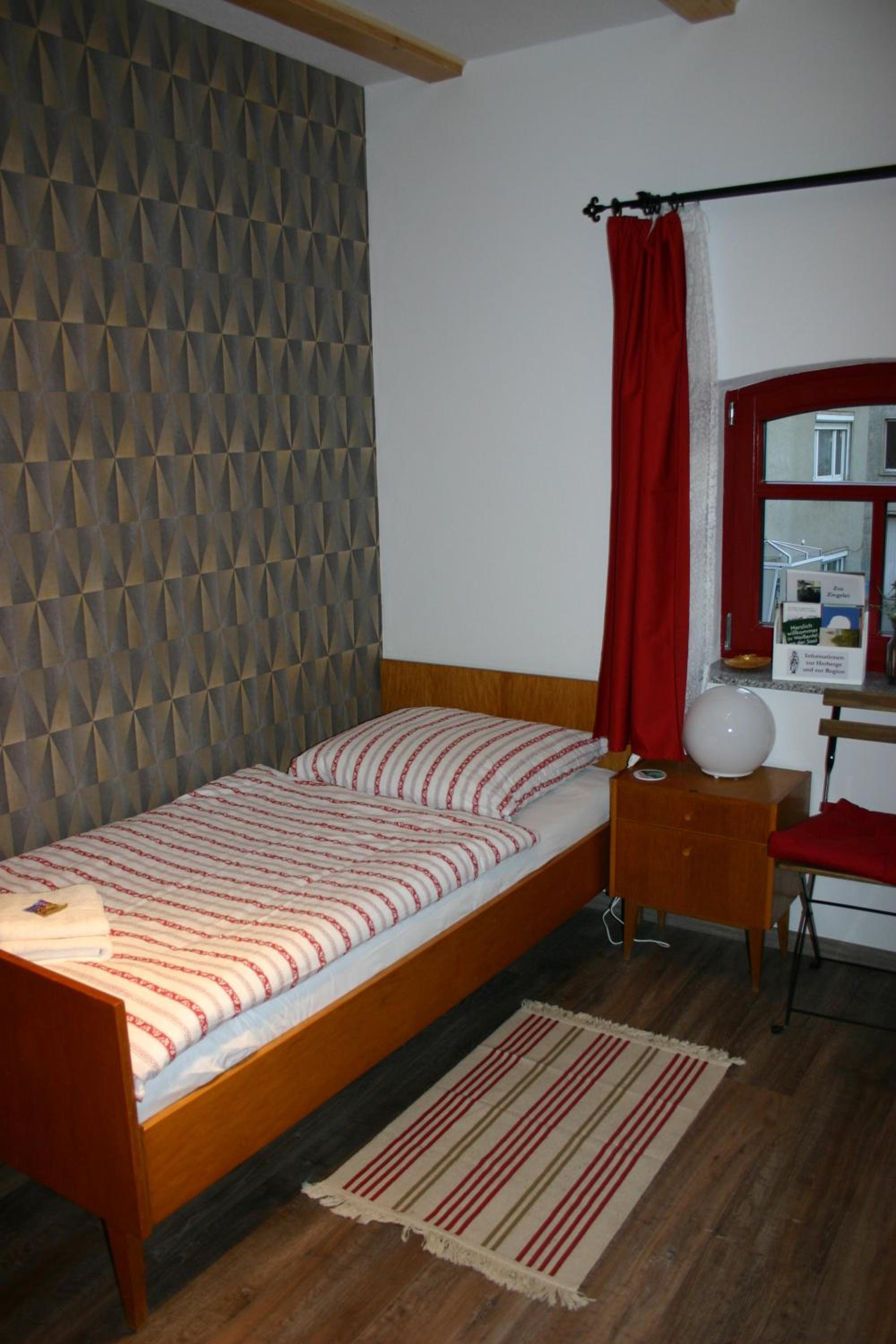 Small Single Room photo 1