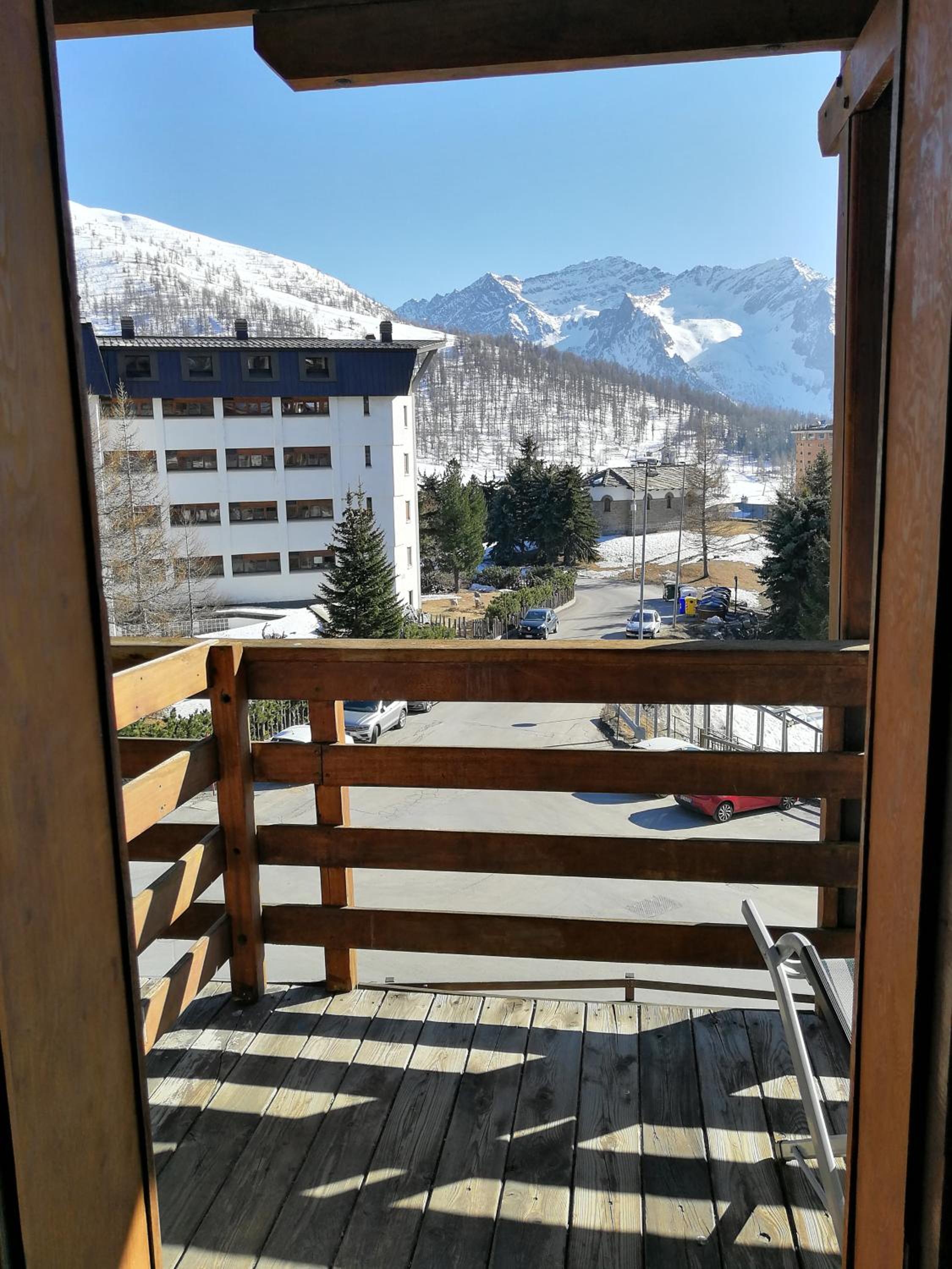 Apartment with Mountain View photo 1
