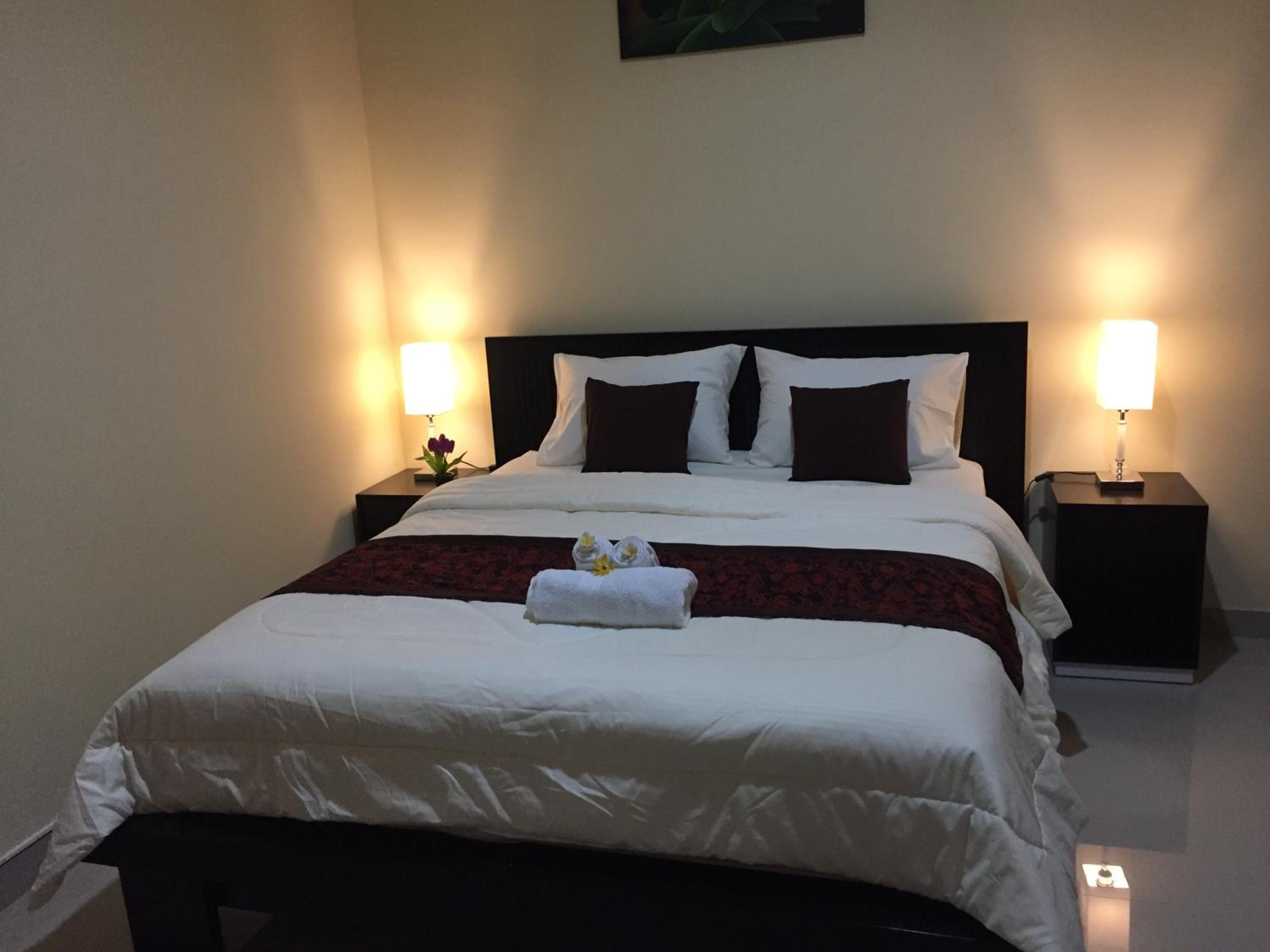 Deluxe Double Room - Photo 8