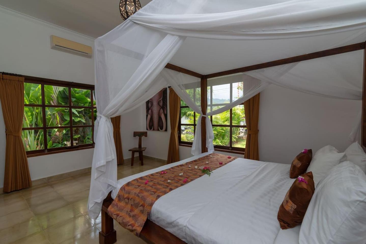 Villa - Beach Front photo 1