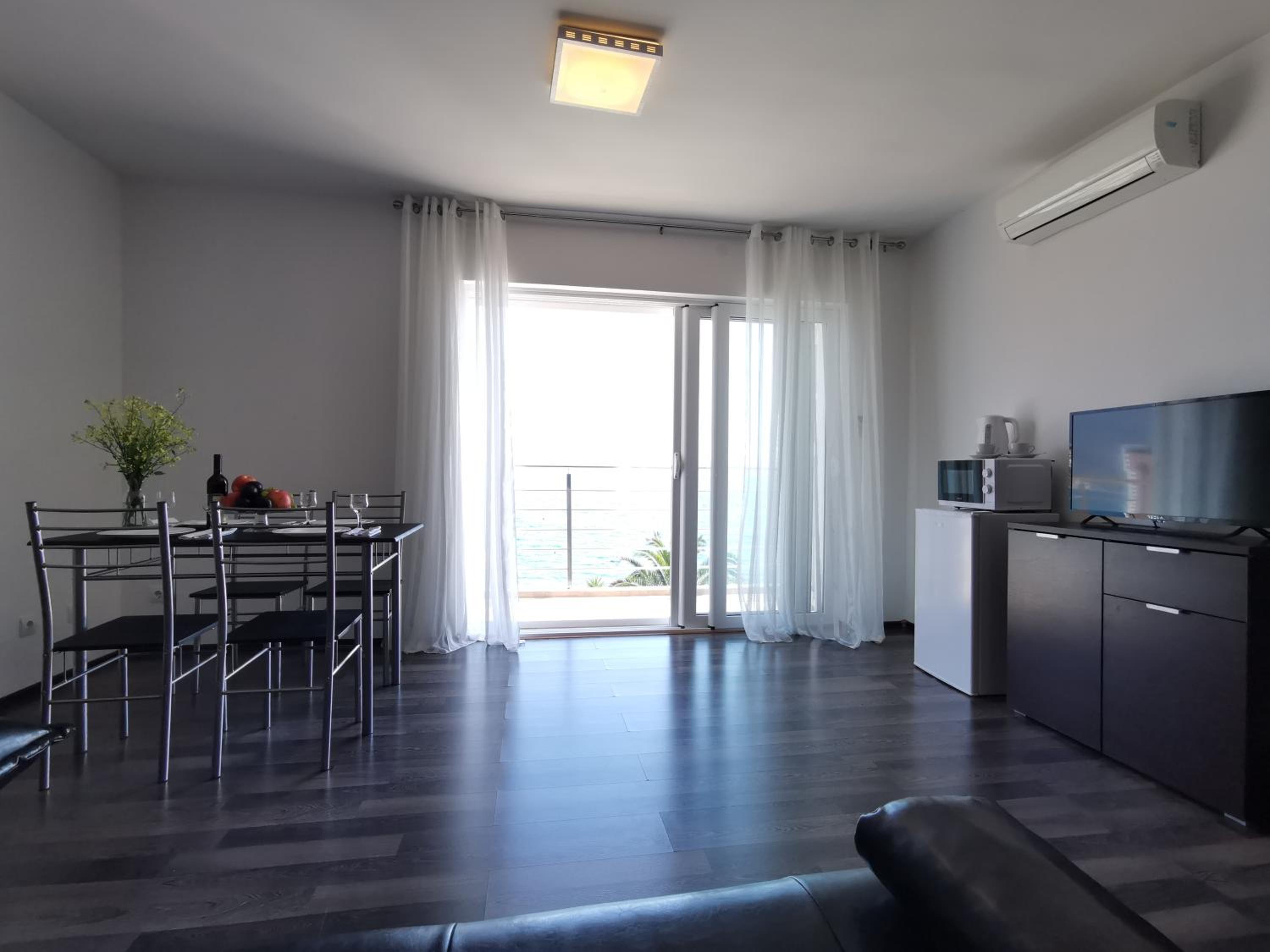 Apartment With Sea View photo 3