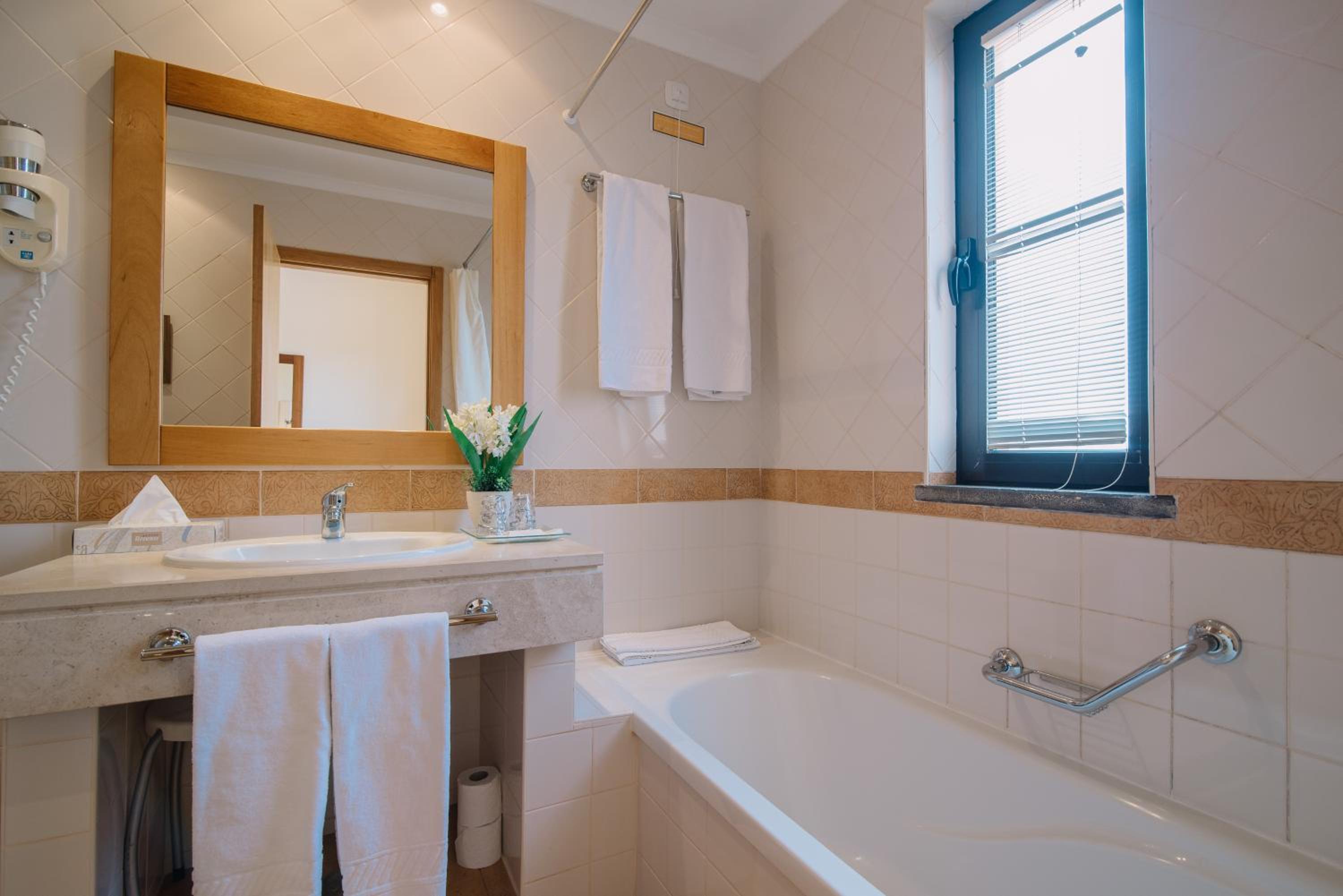Double or Twin Room - Photo 2